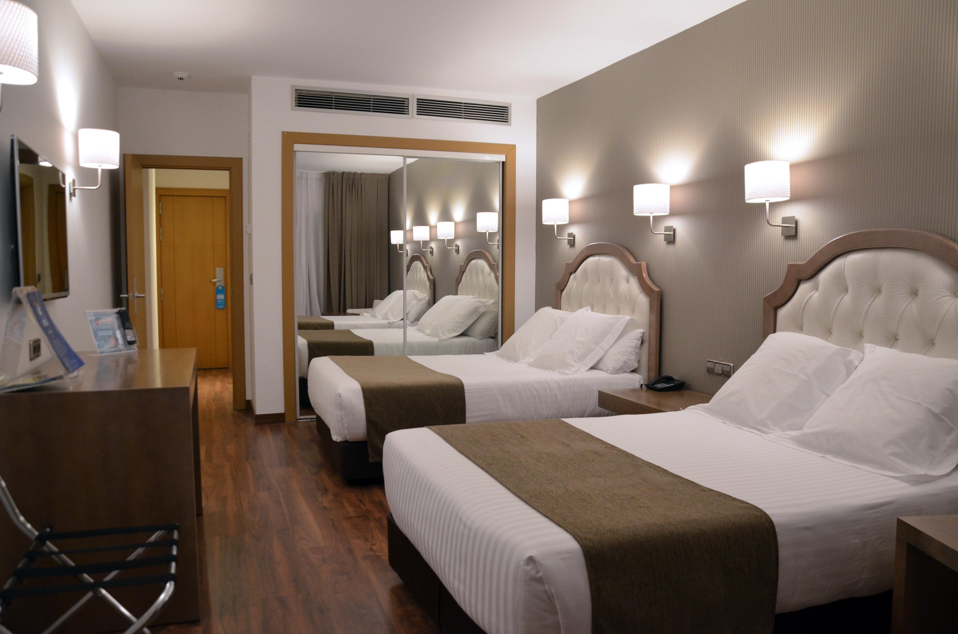 Double or Twin Deluxe