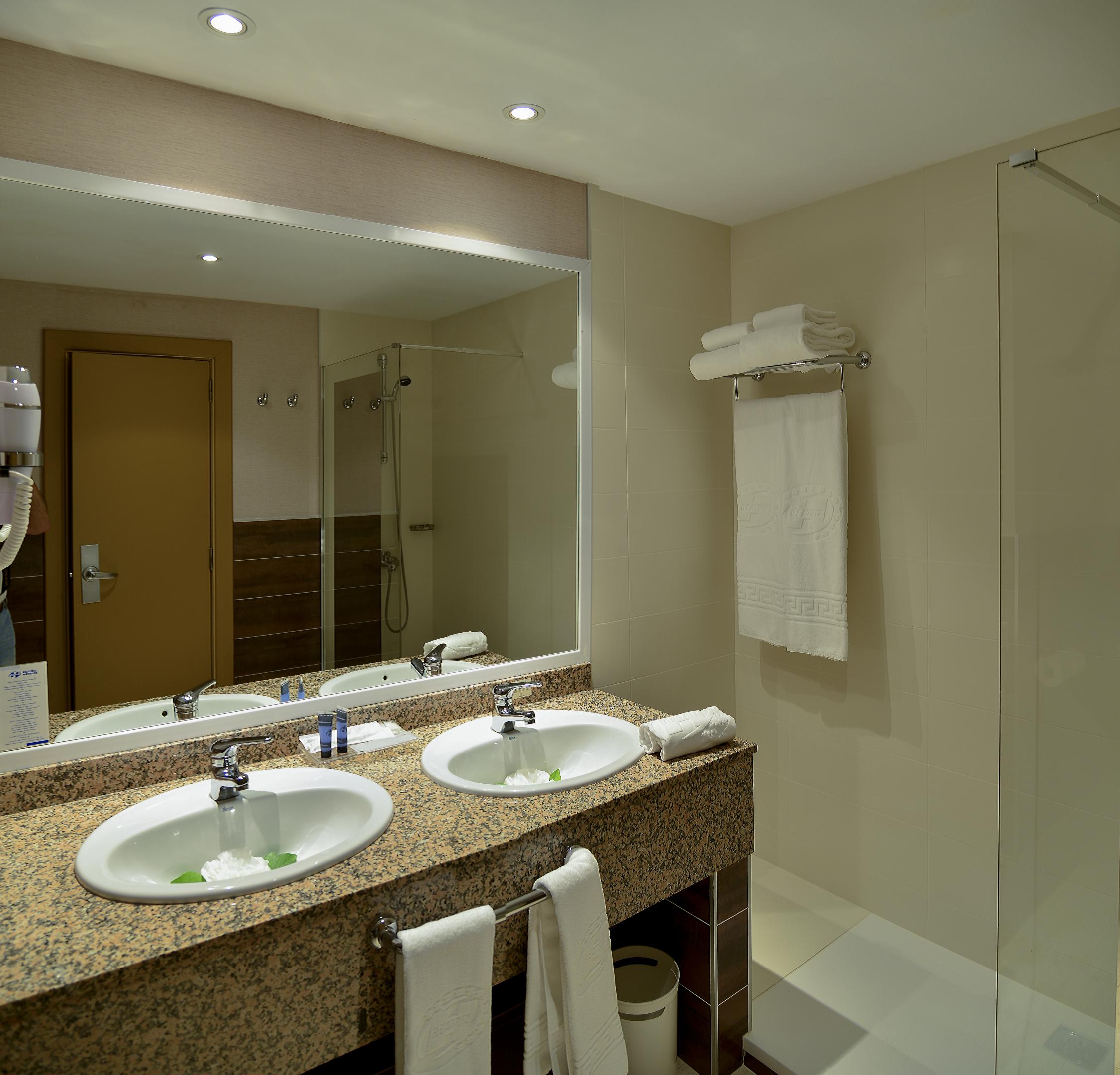 Family Room Capacity 4