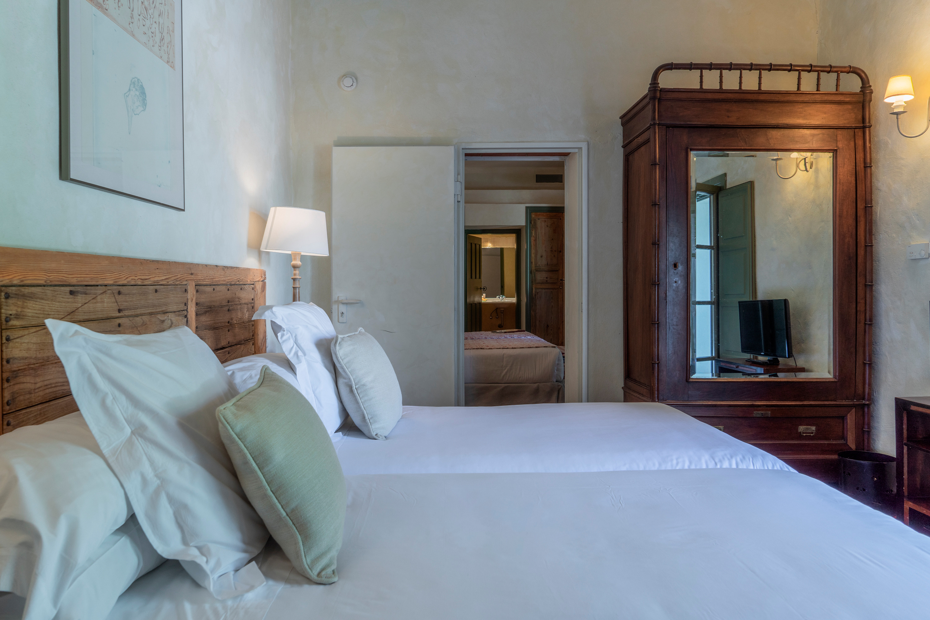 Family Room Superior