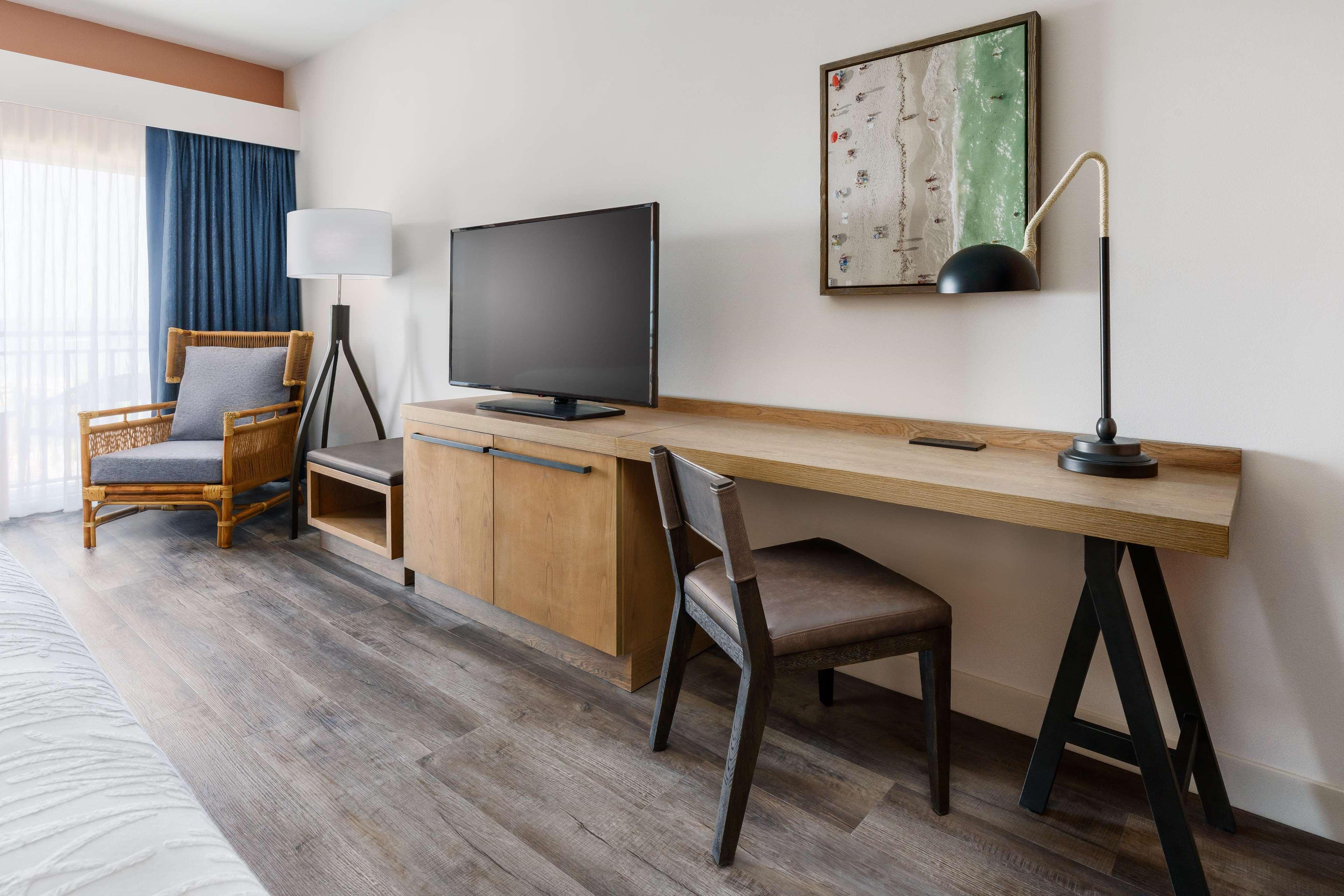 Double Accessible with Views