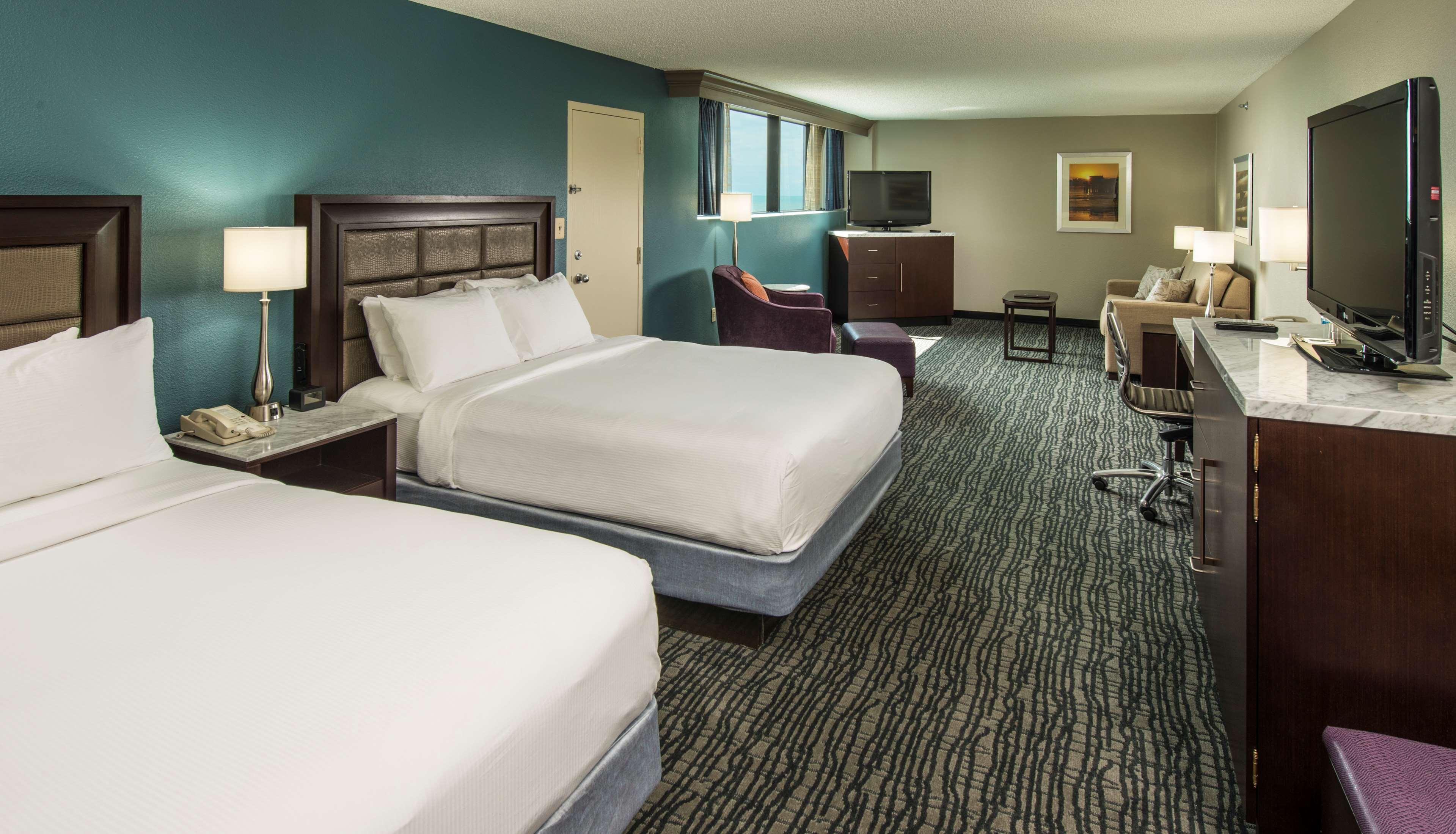 Junior Suite Two Queen Beds Non Smoking