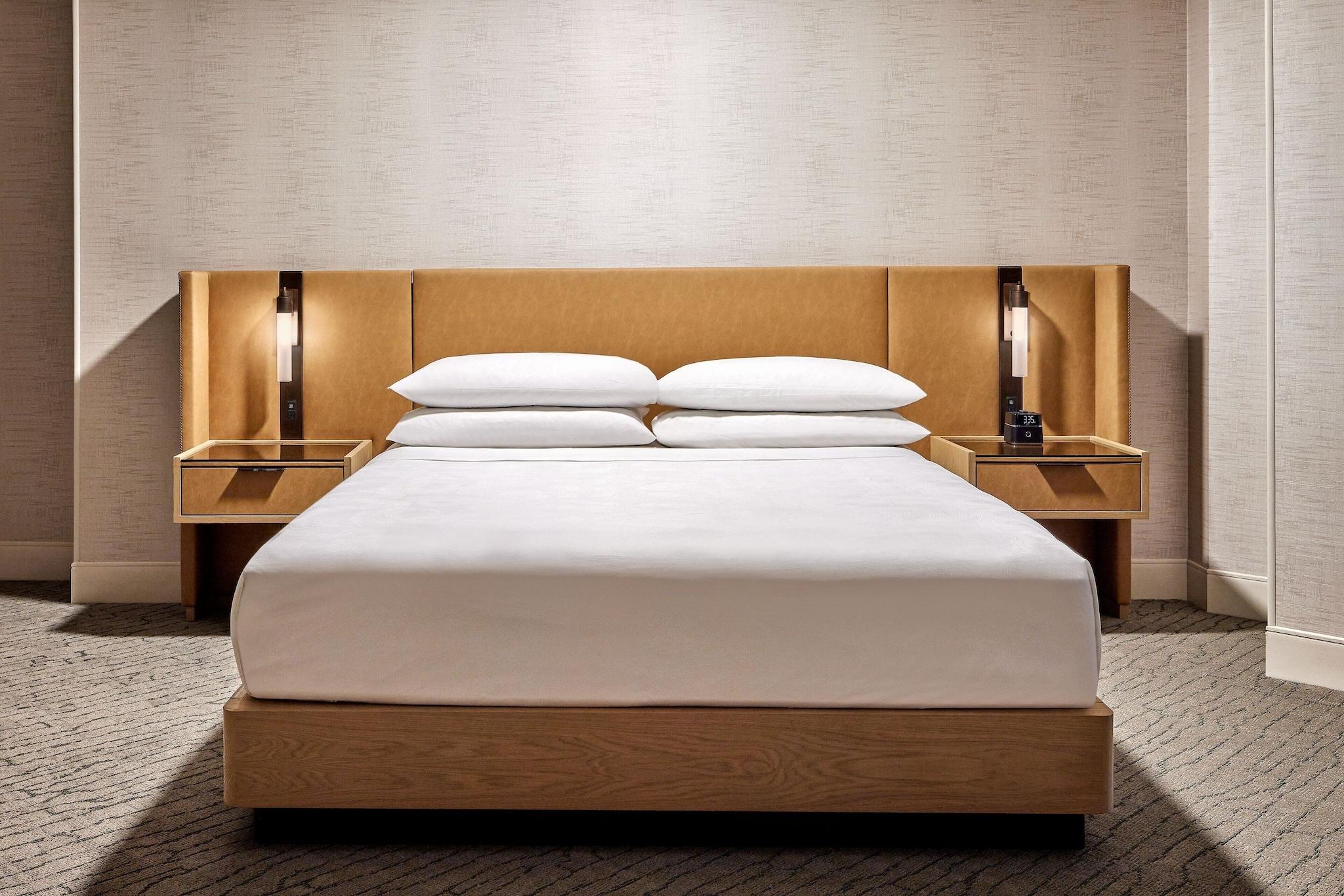 Suite King Size Bed