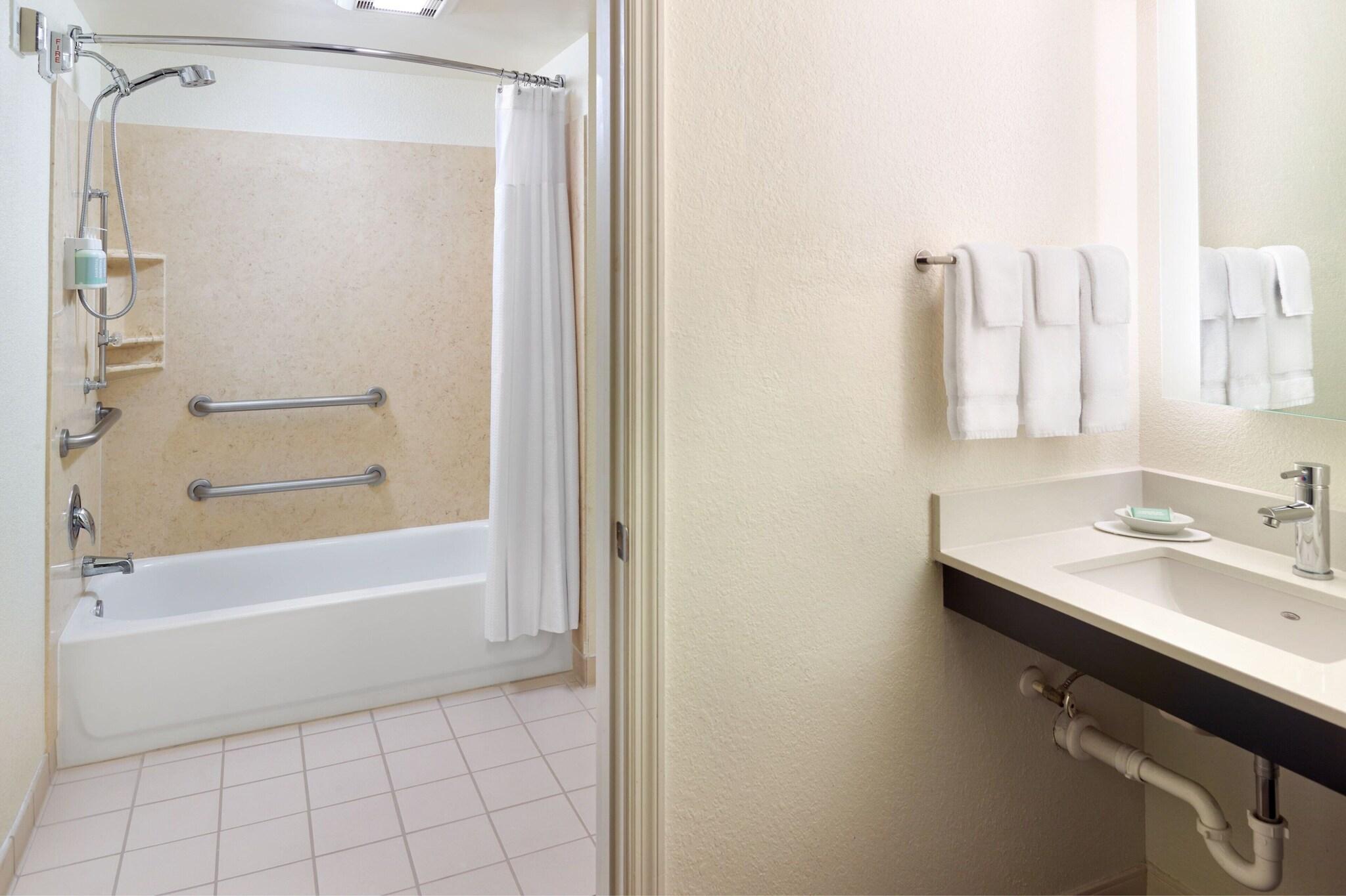 Suite Accessible Executive Room