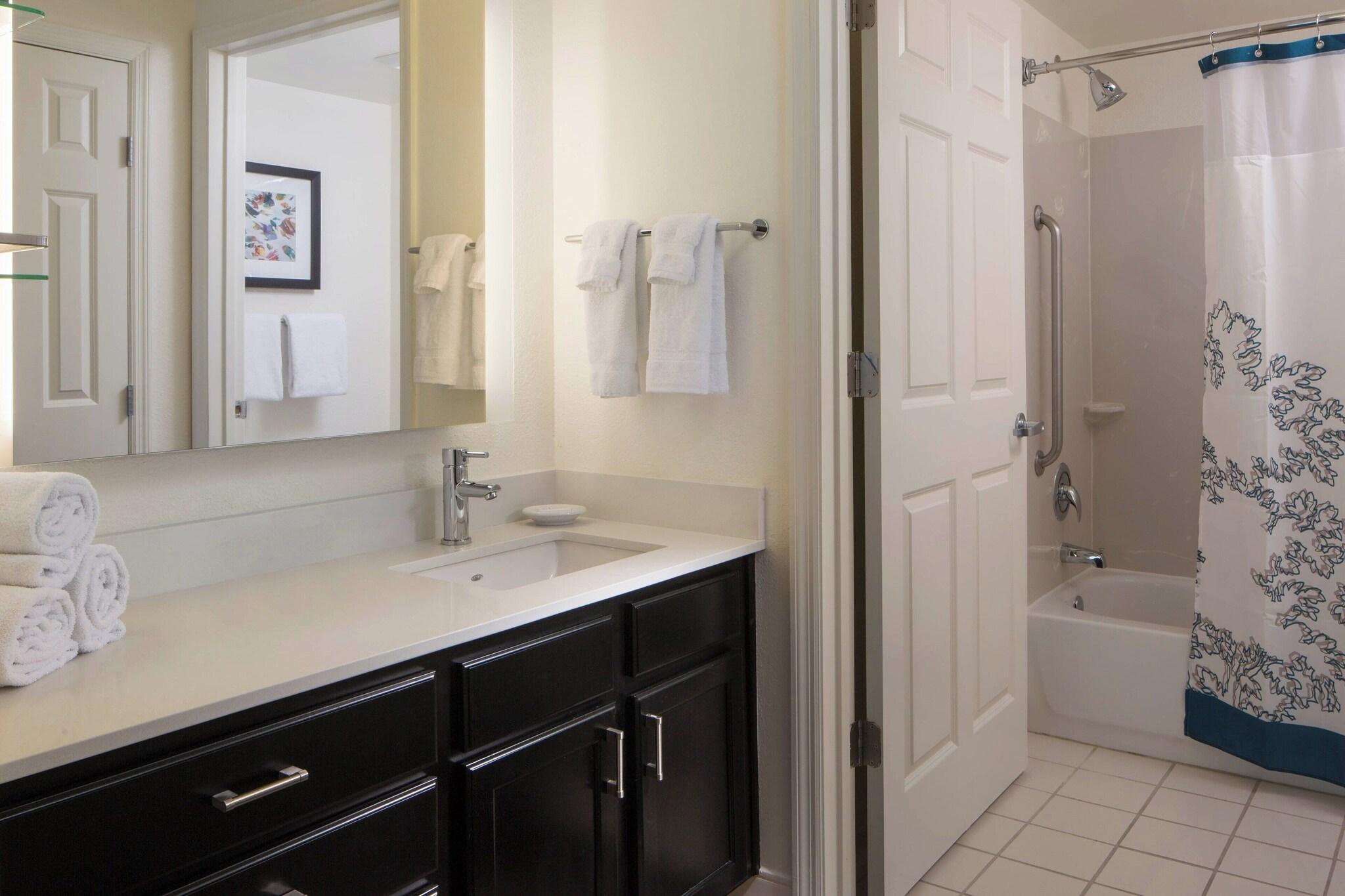 Suite Two Queen Beds One Bedroom