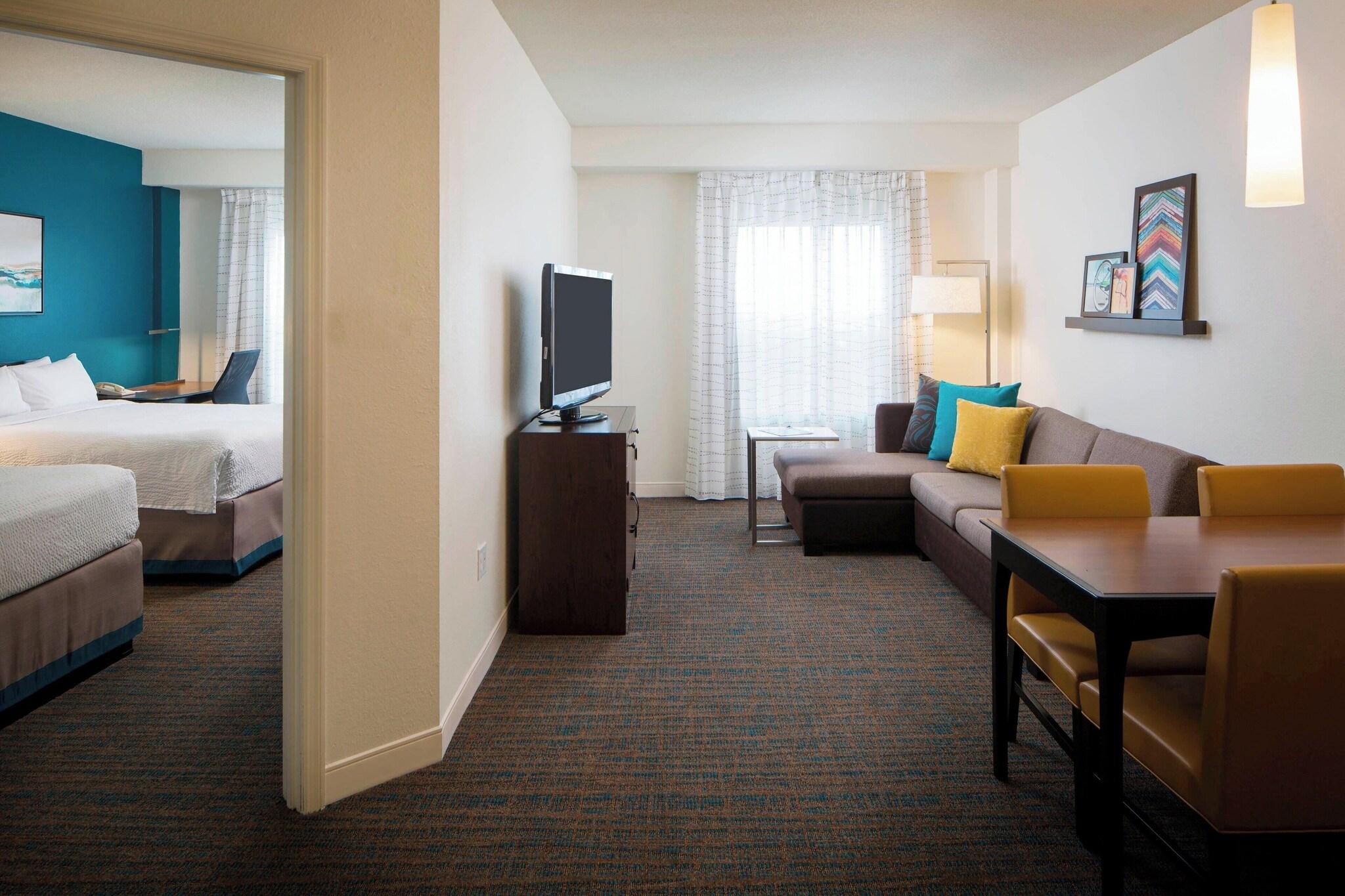 Suite Two Queen Beds One Bedroom