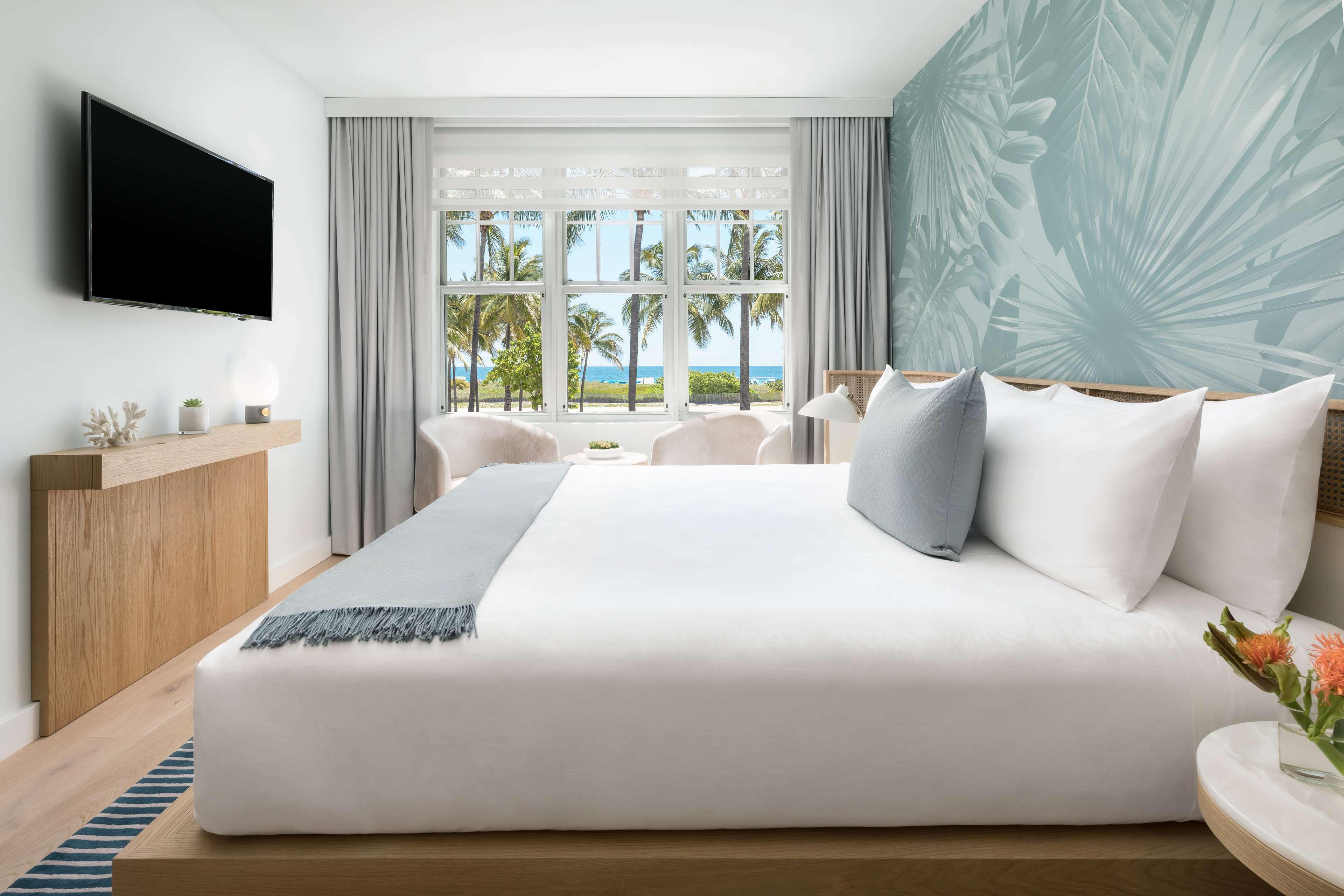 Suite Ocean Front King Bed