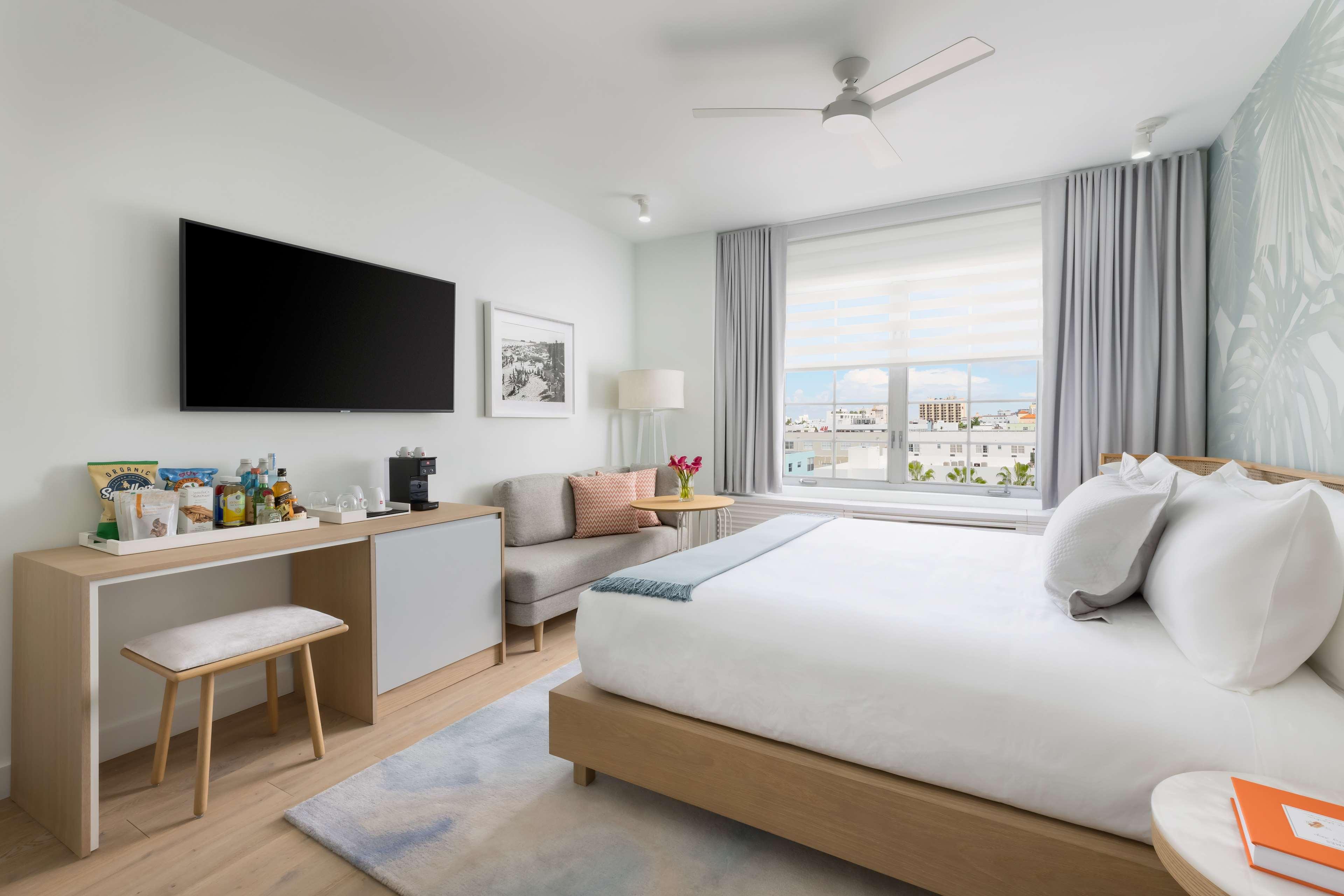 Double Deluxe King Bed