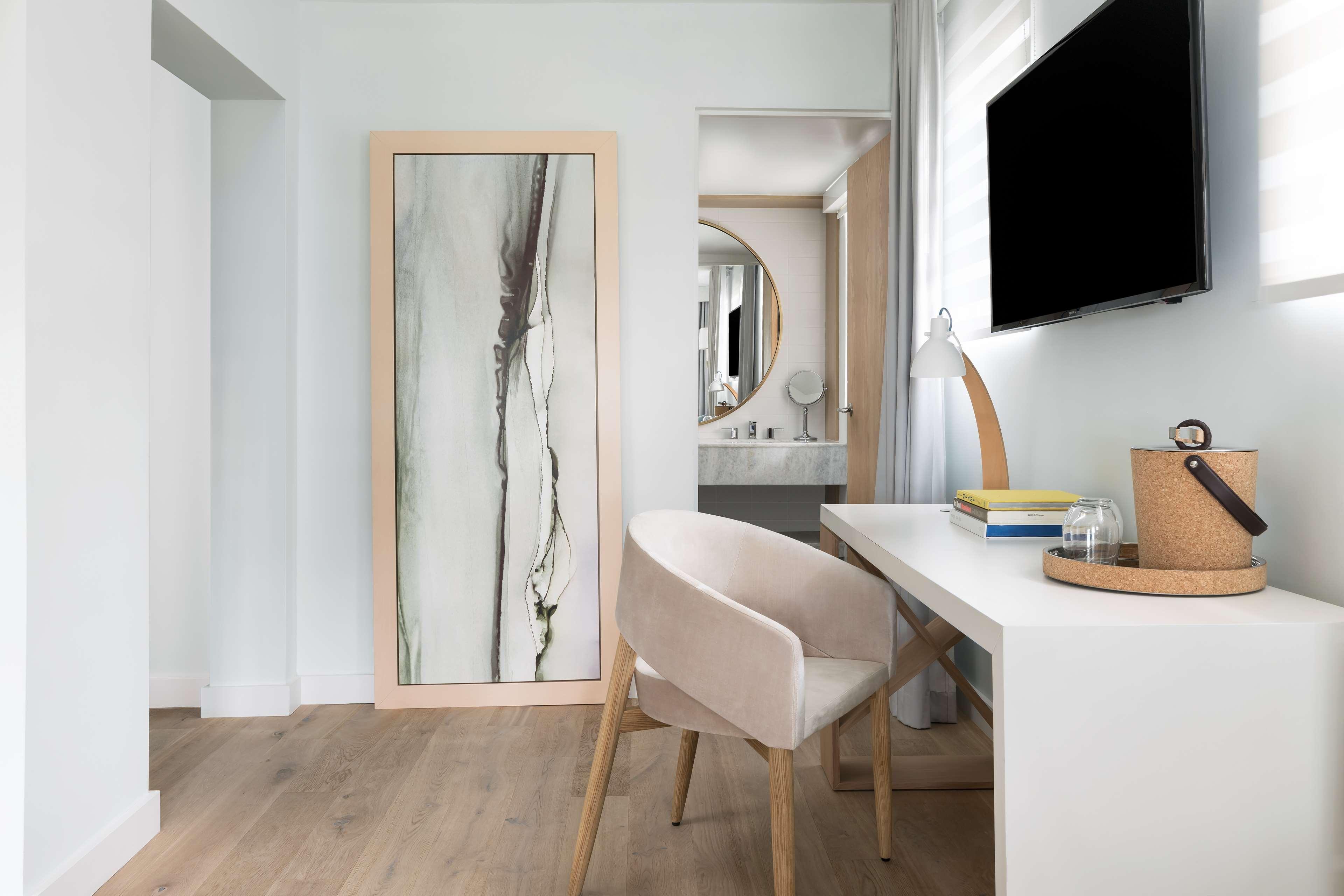 Suite Ocean Front King Bed