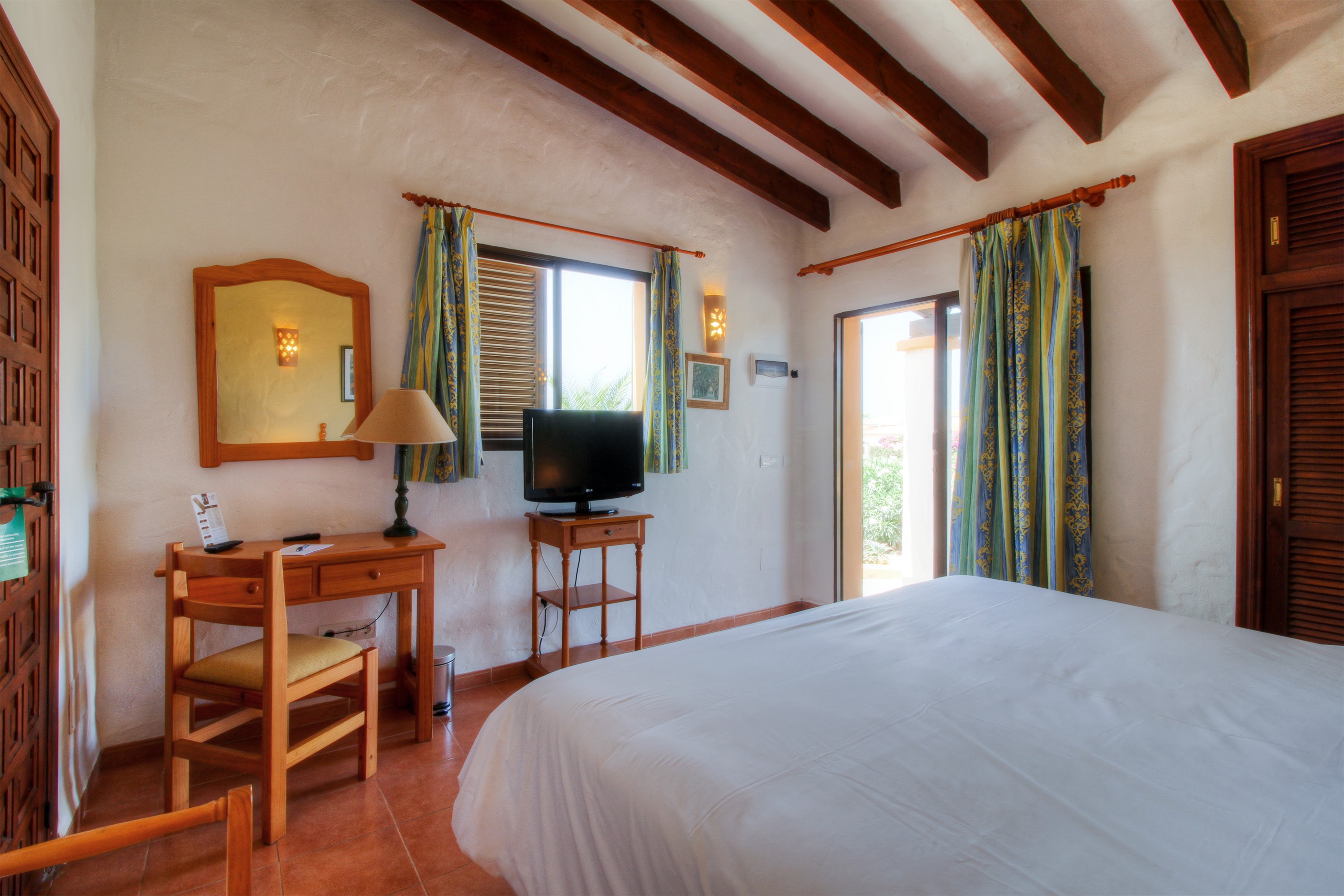 Double or Twin Mountain View