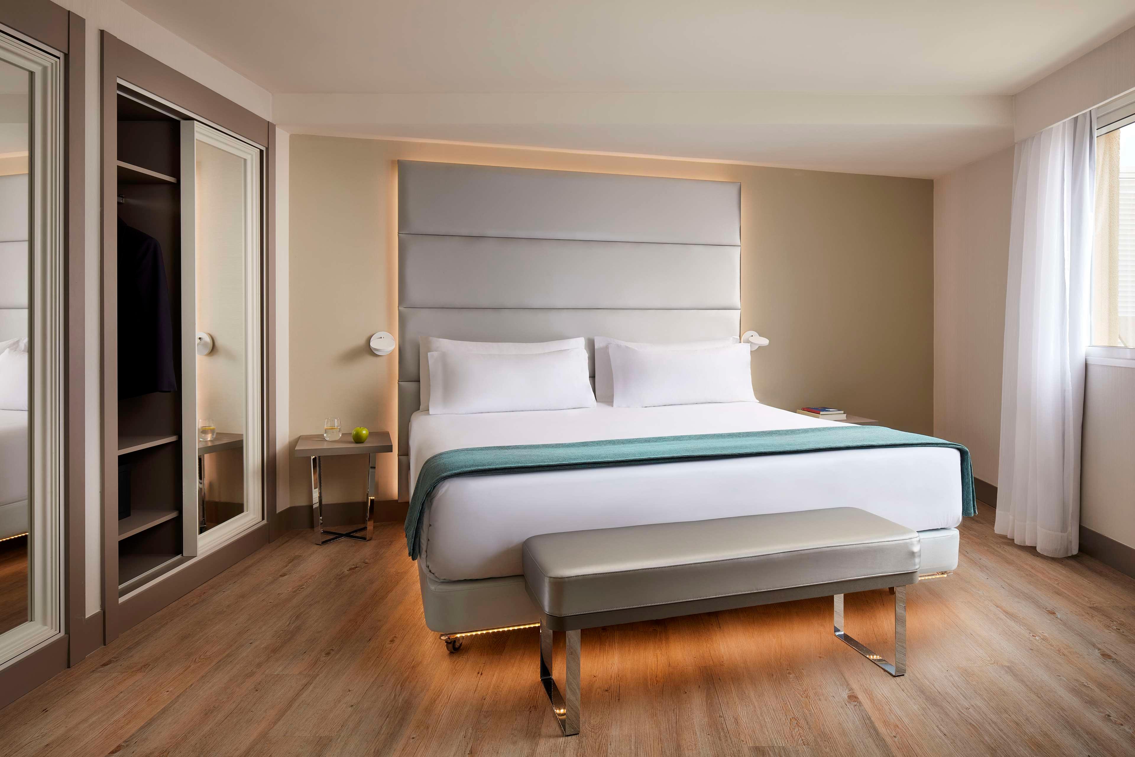 Family Room Capacity 1