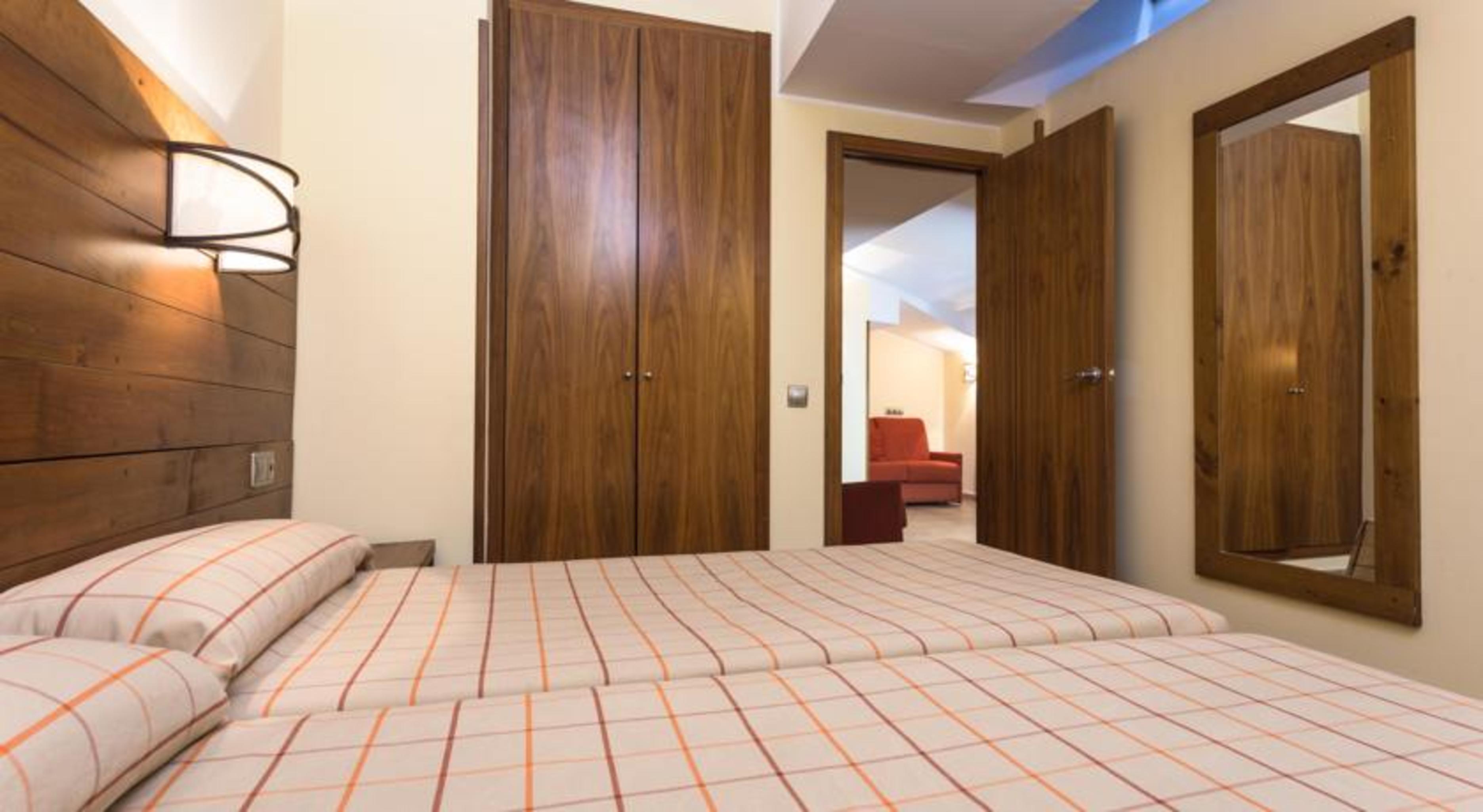 Double or Twin Standard