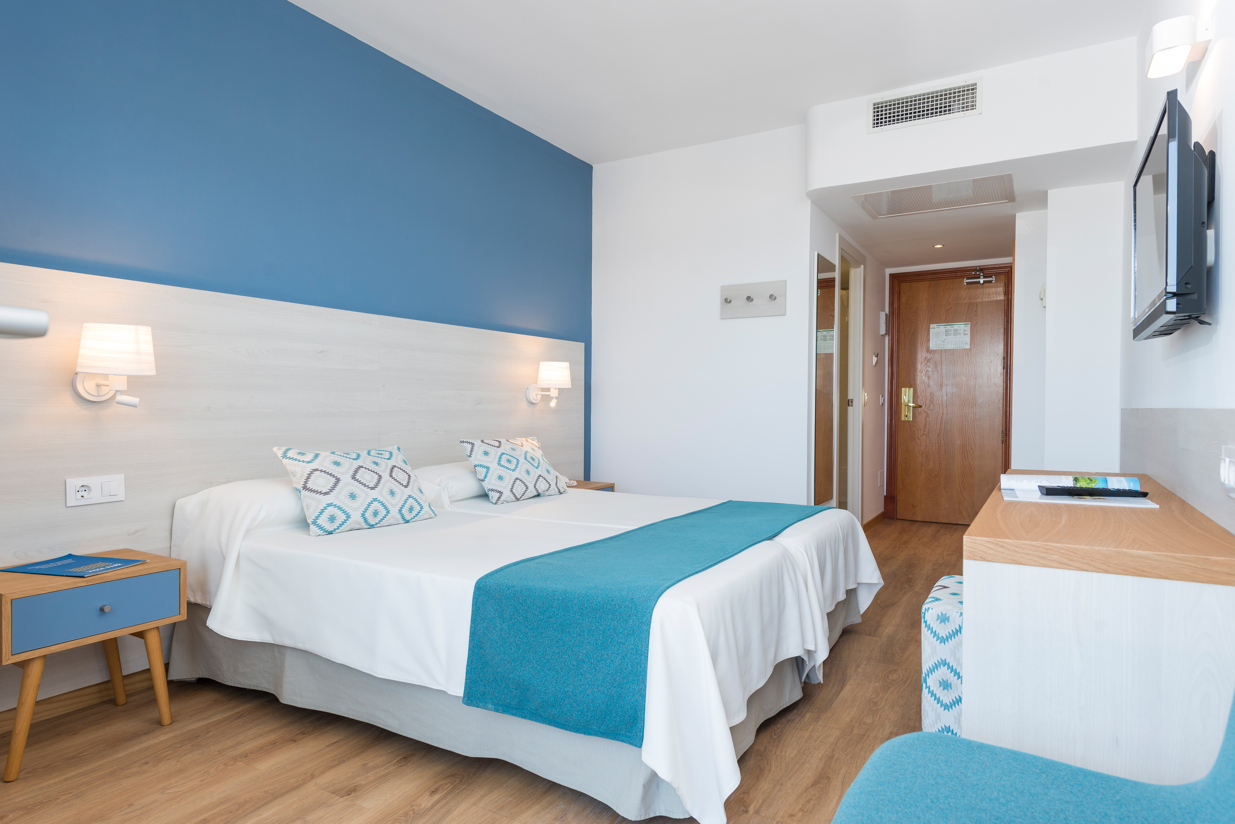 Double Single with Balcony