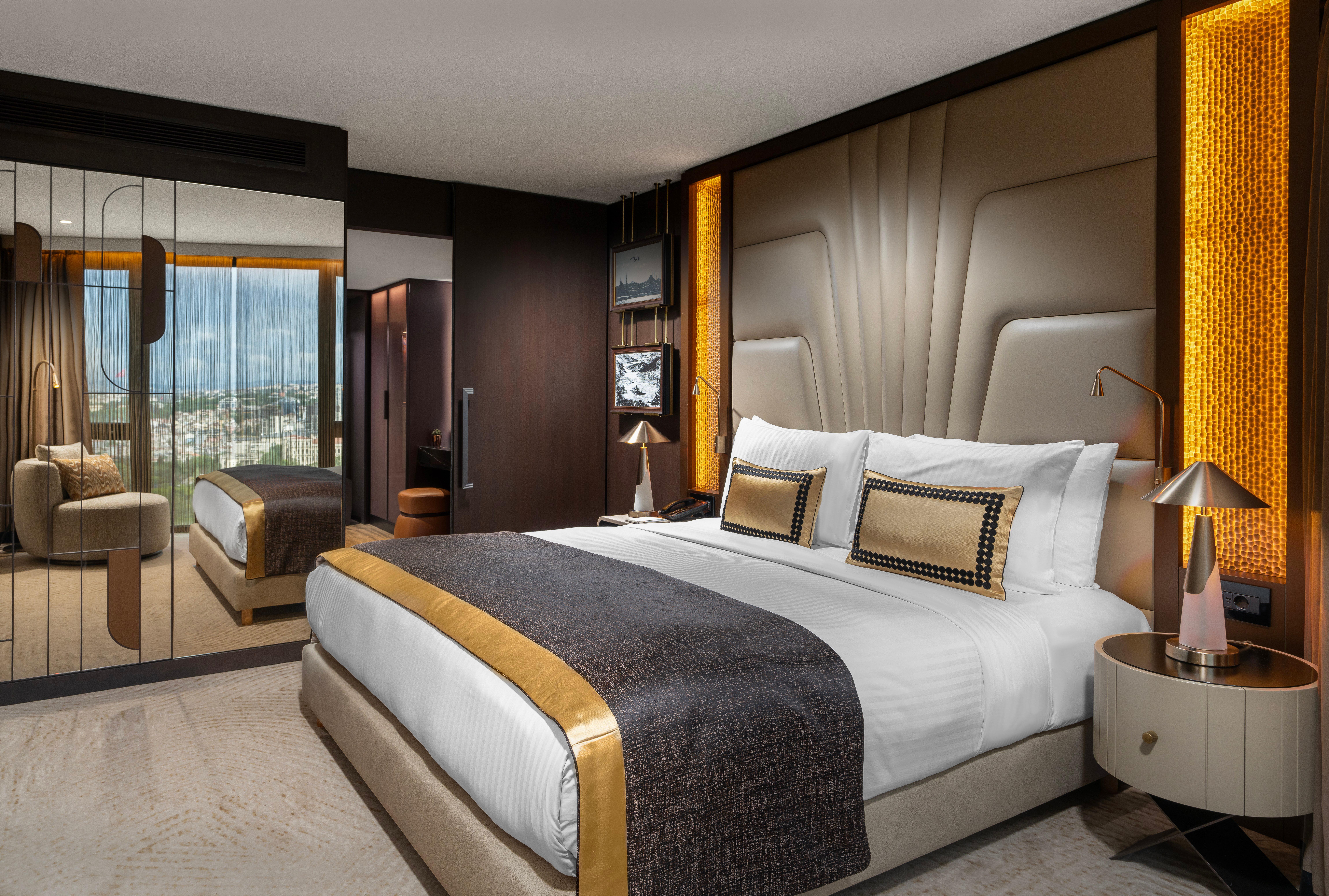 Junior Suite Sea View King Bed