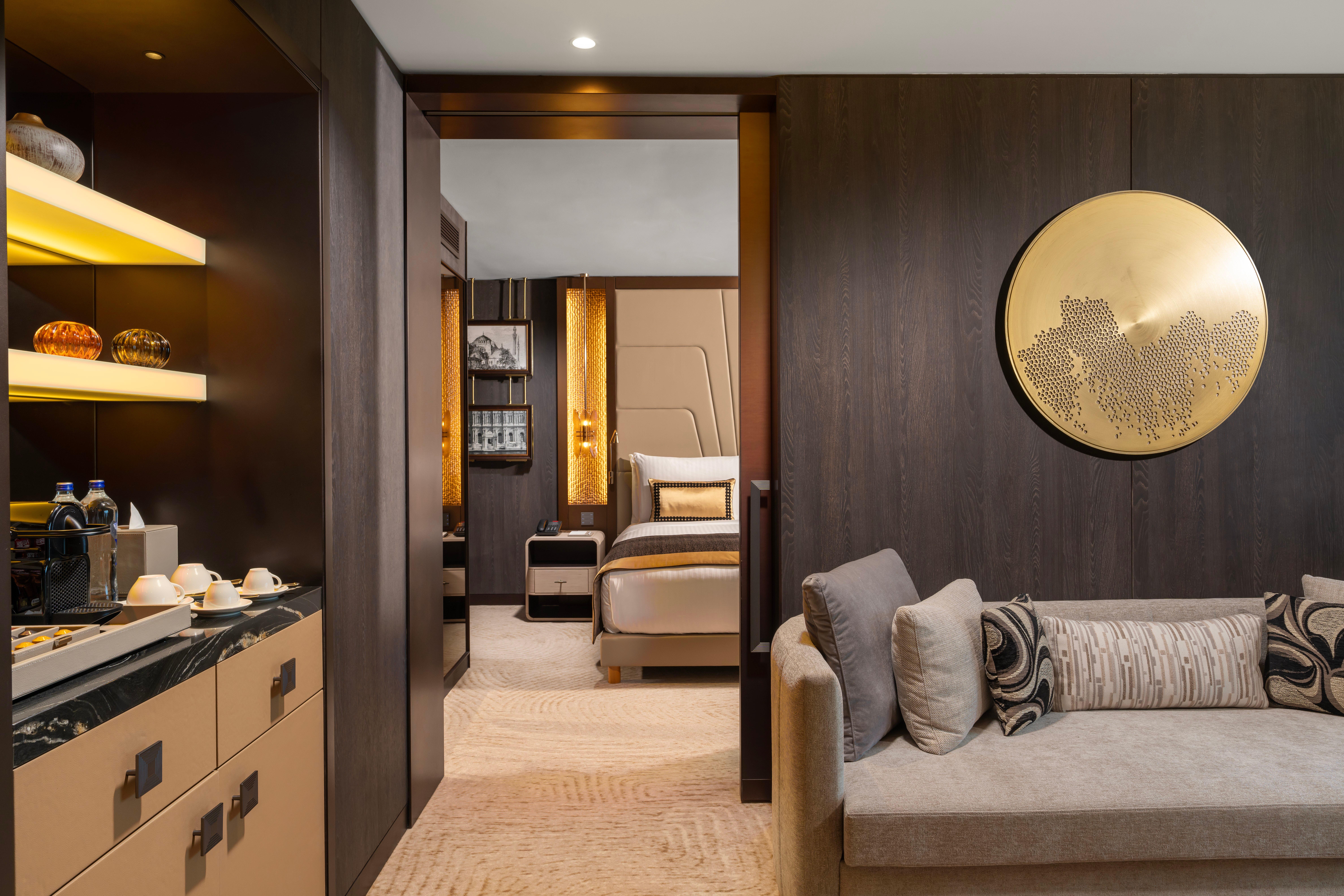 Junior Suite Sea View King Bed