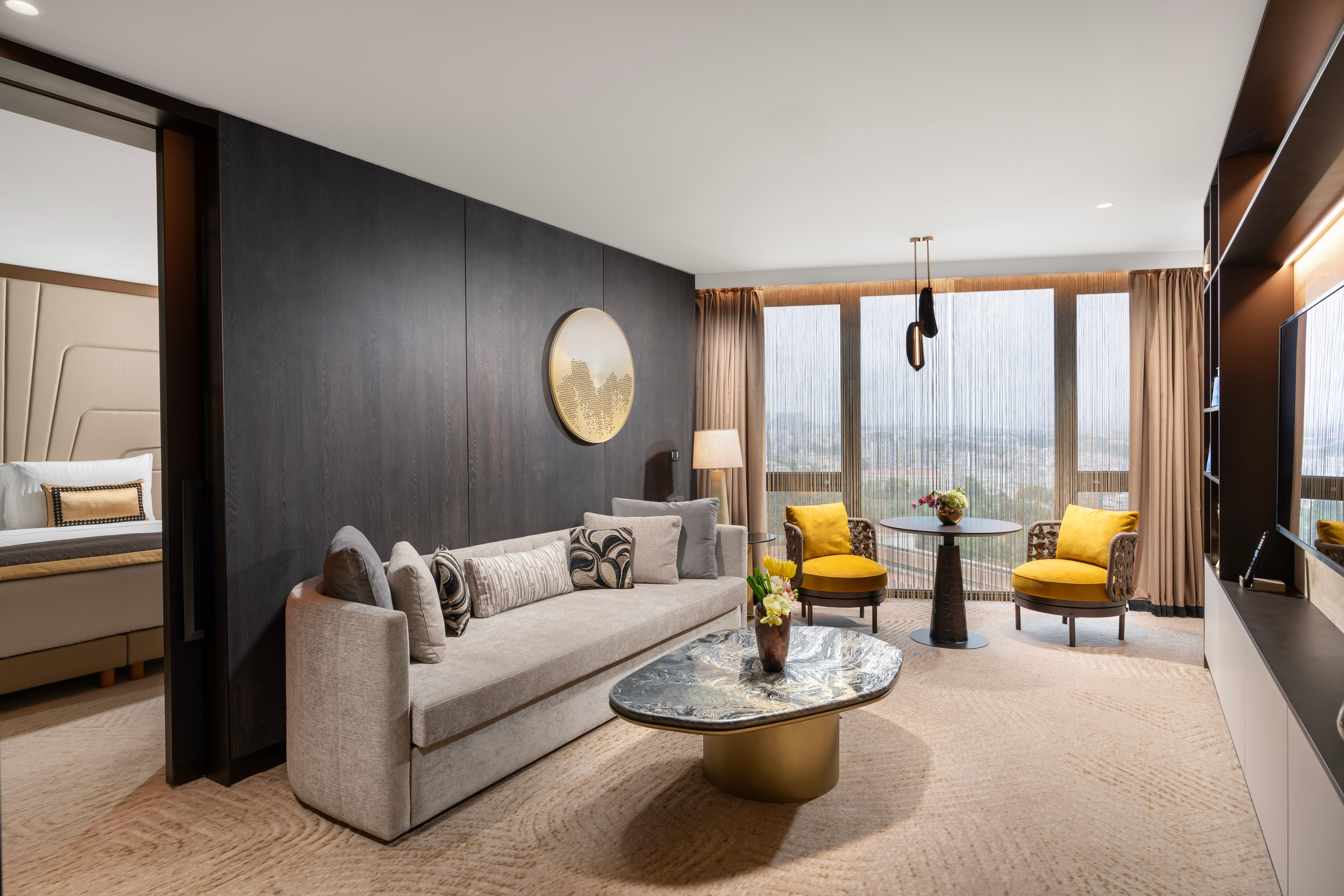 Junior Suite Sea View King Bed