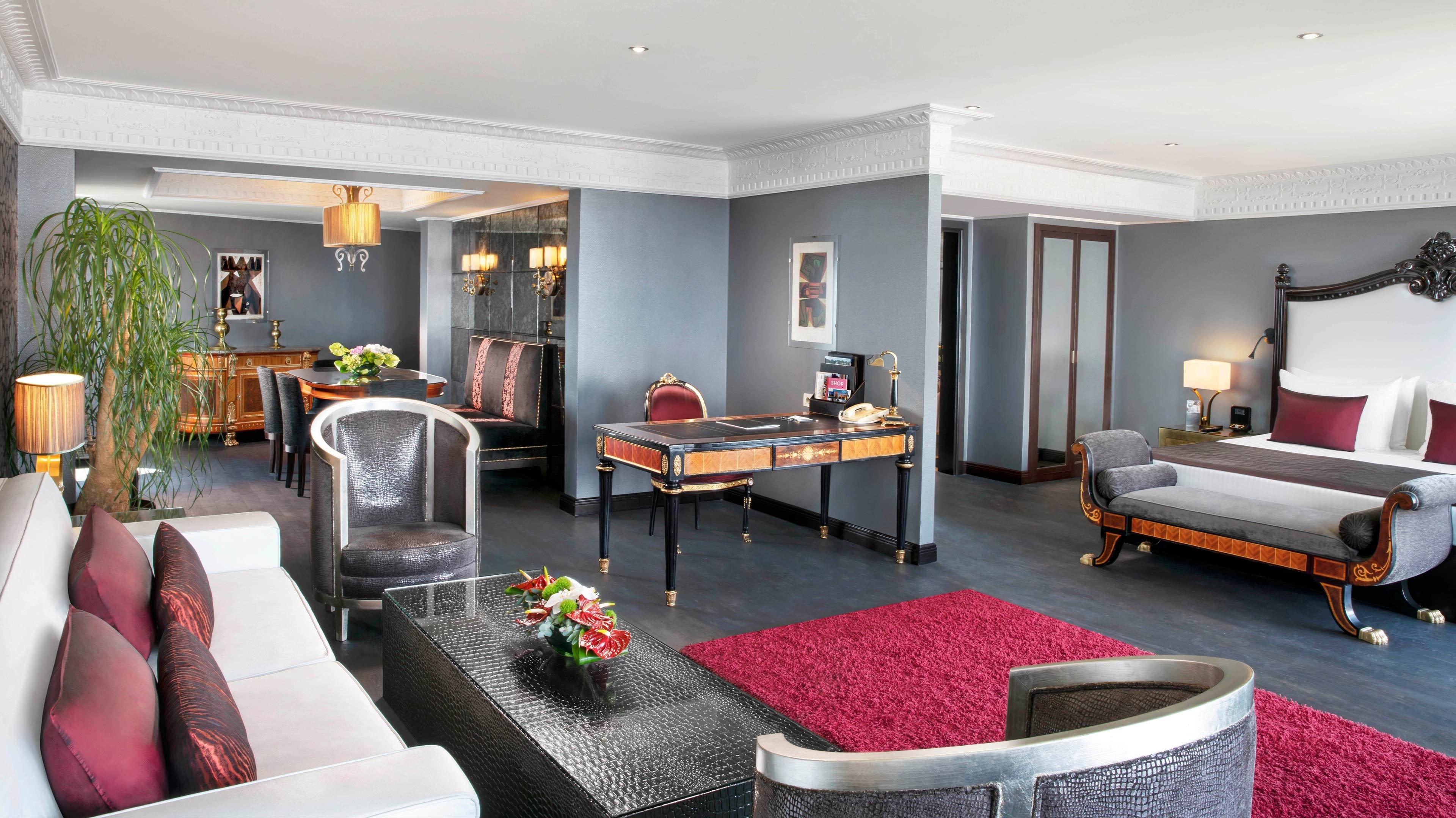 Suite Sea View King Bed