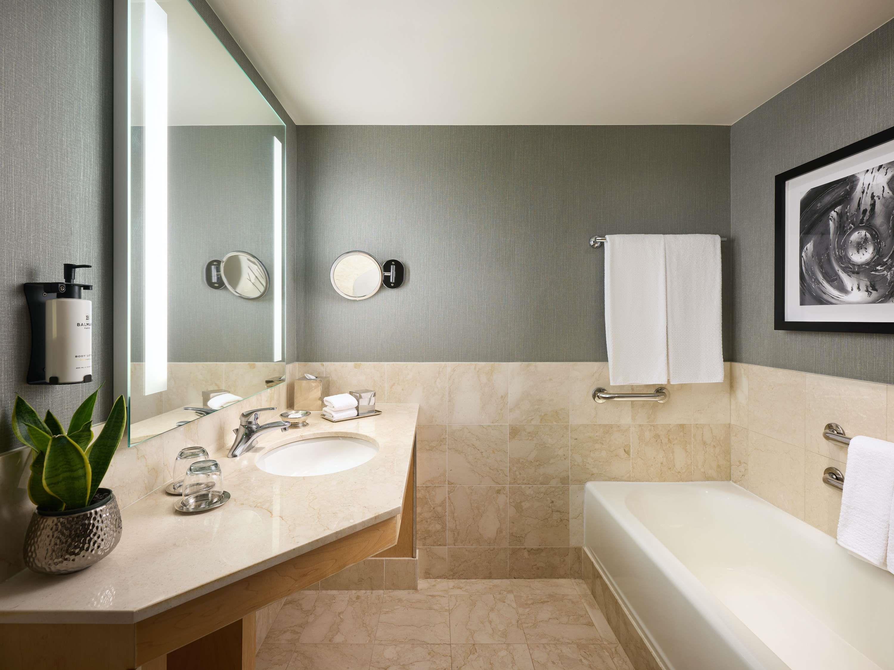 Junior Suite Accessible