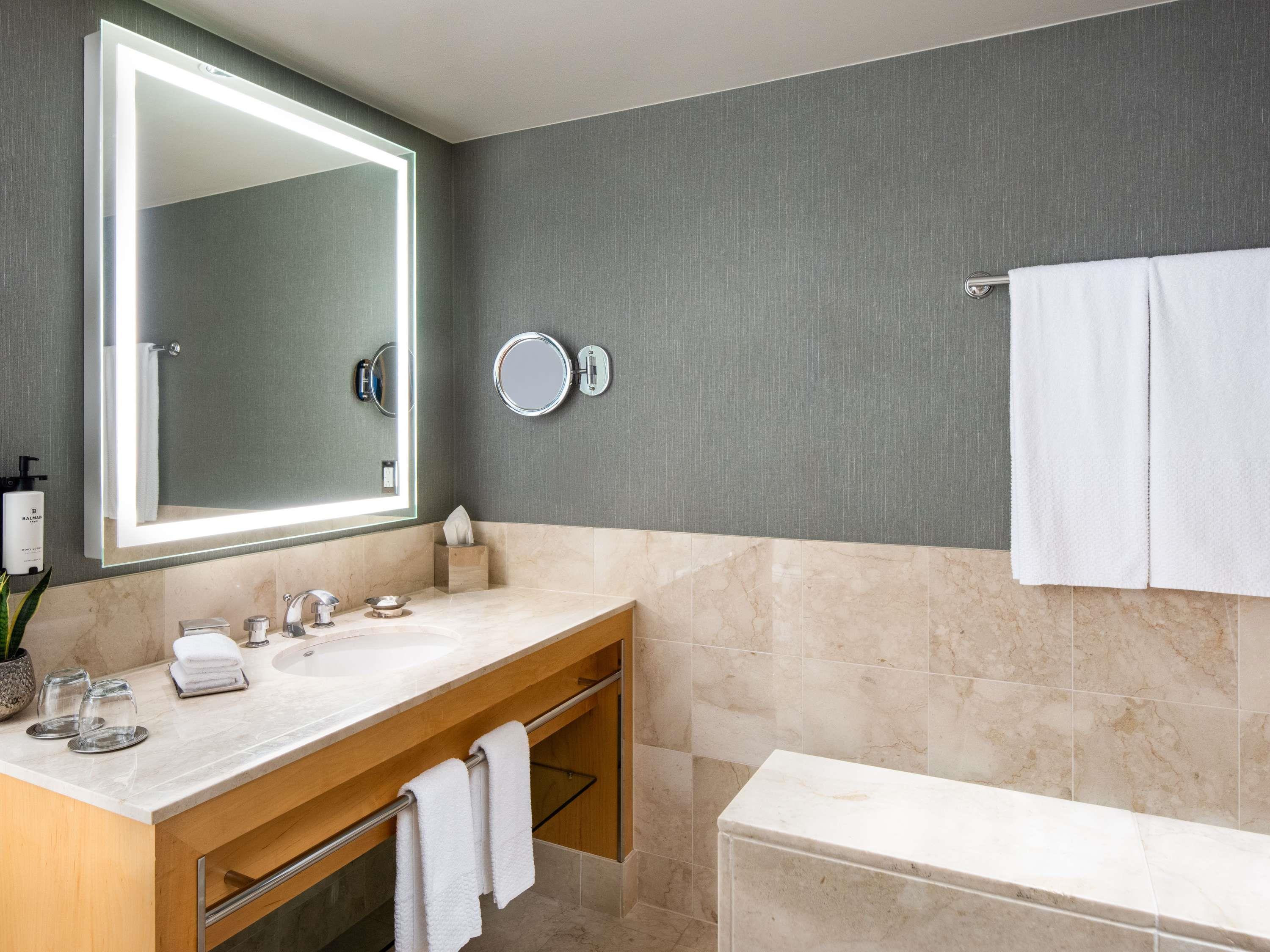 Junior Suite King Size Bed