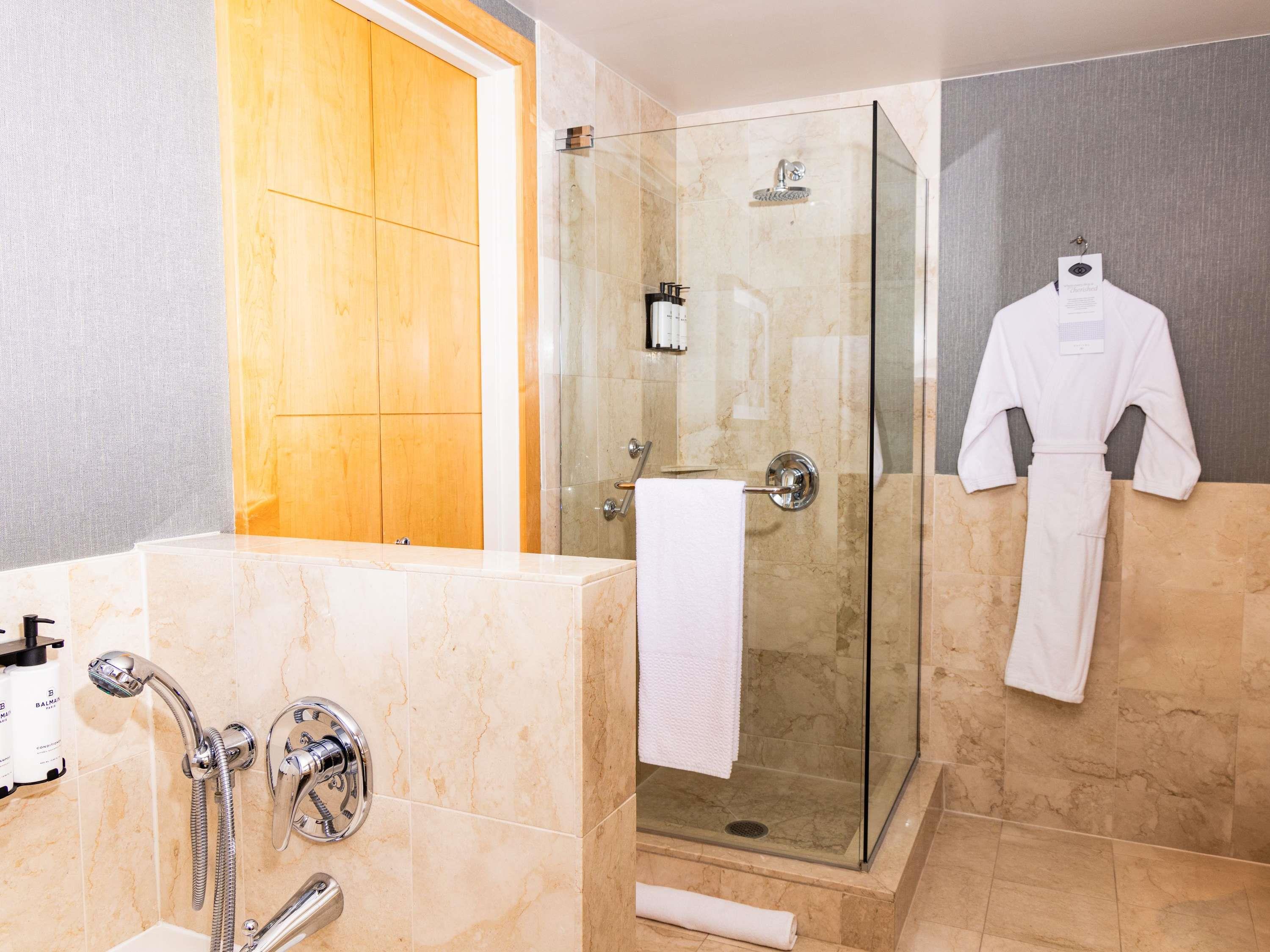 Junior Suite Accessible