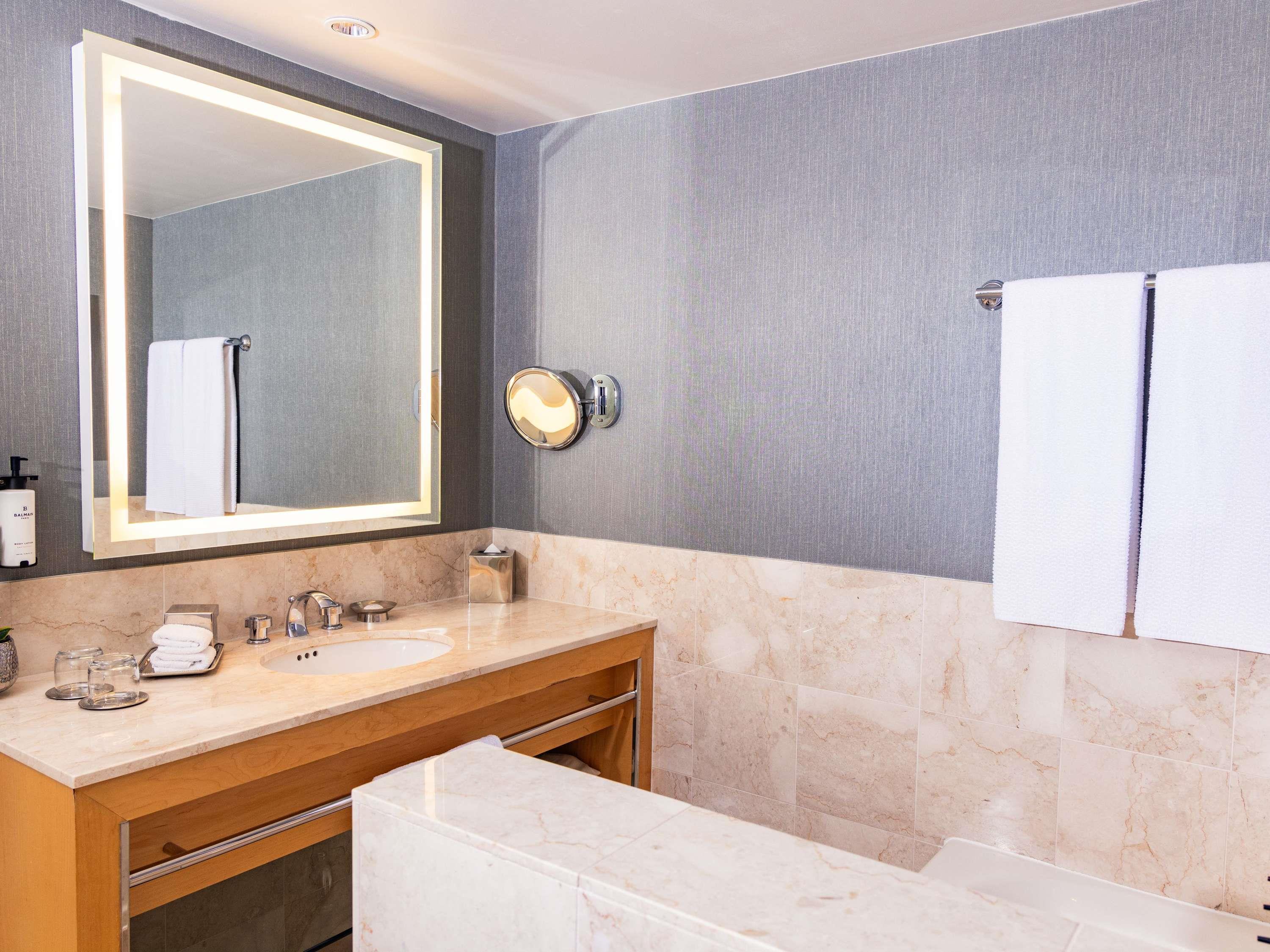 Junior Suite Accessible