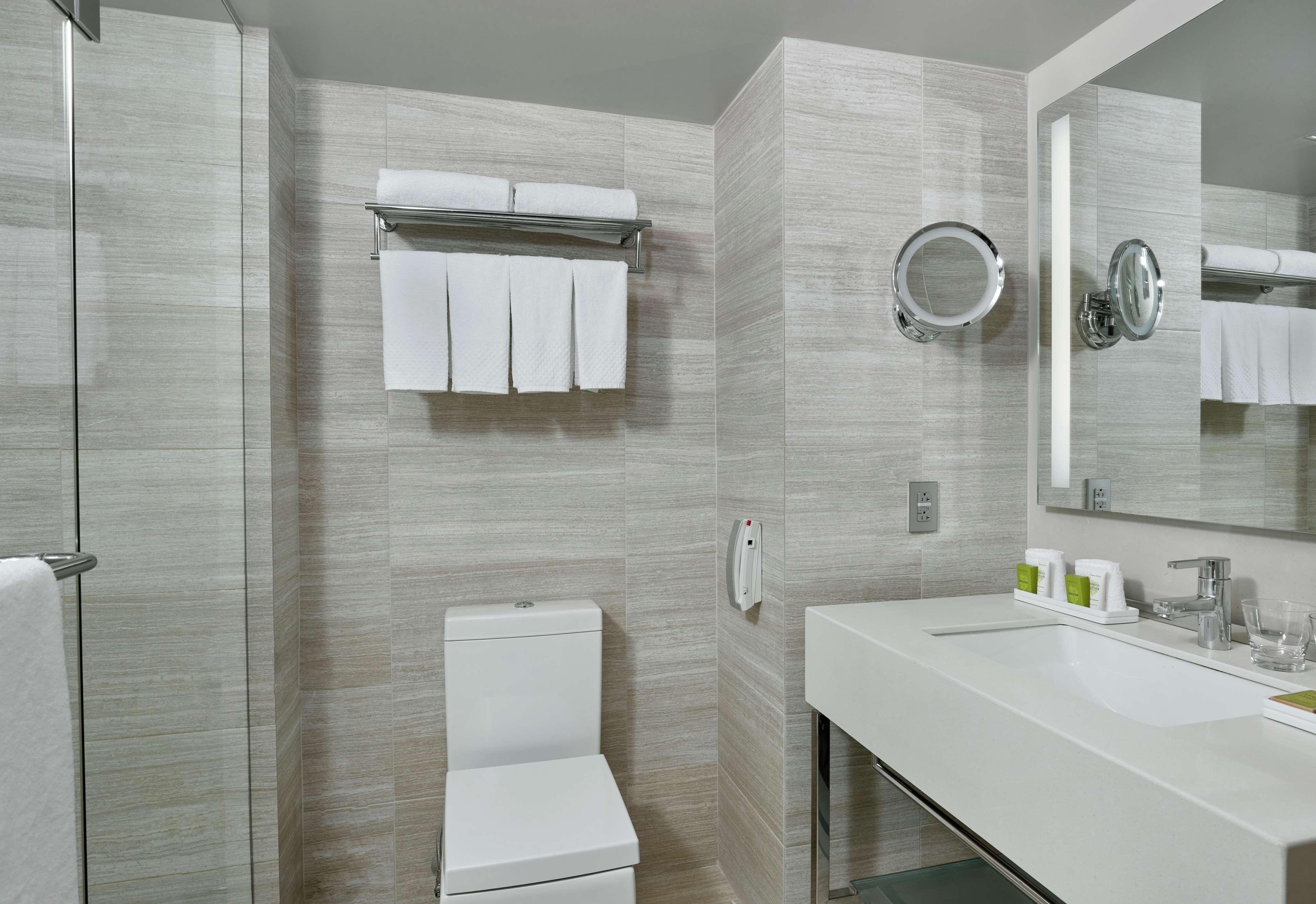 Suite Queen Size Bed