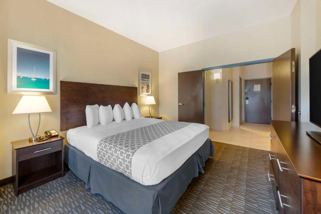 Suite Two Queen Beds Non Smoking