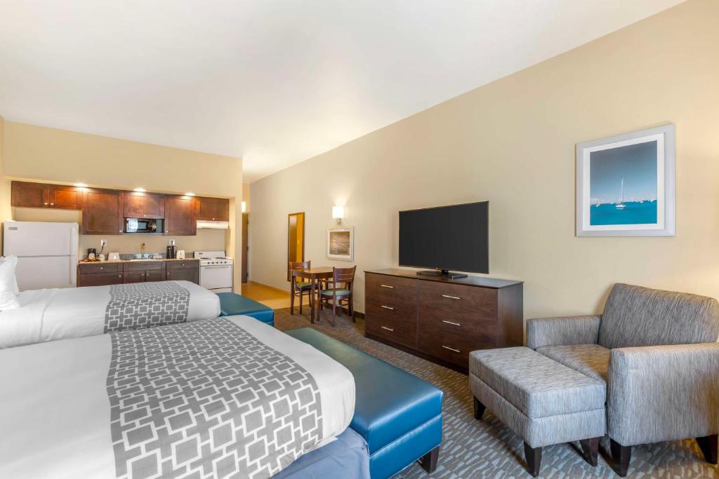 Suite Two Queen Beds Non Smoking