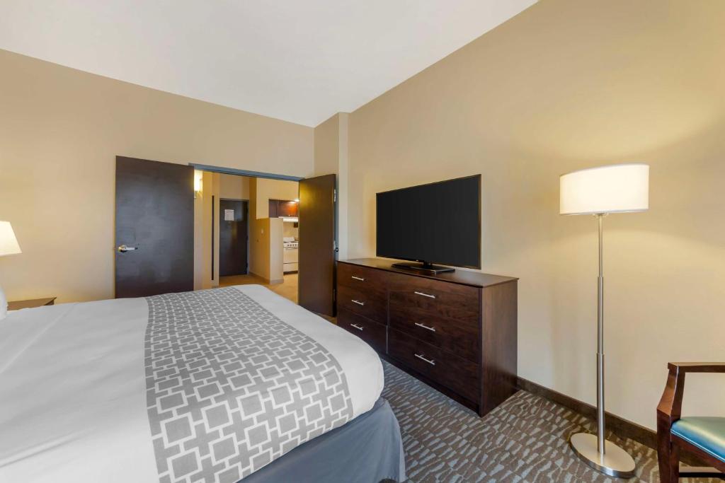 Suite Two Queen Beds Non Smoking