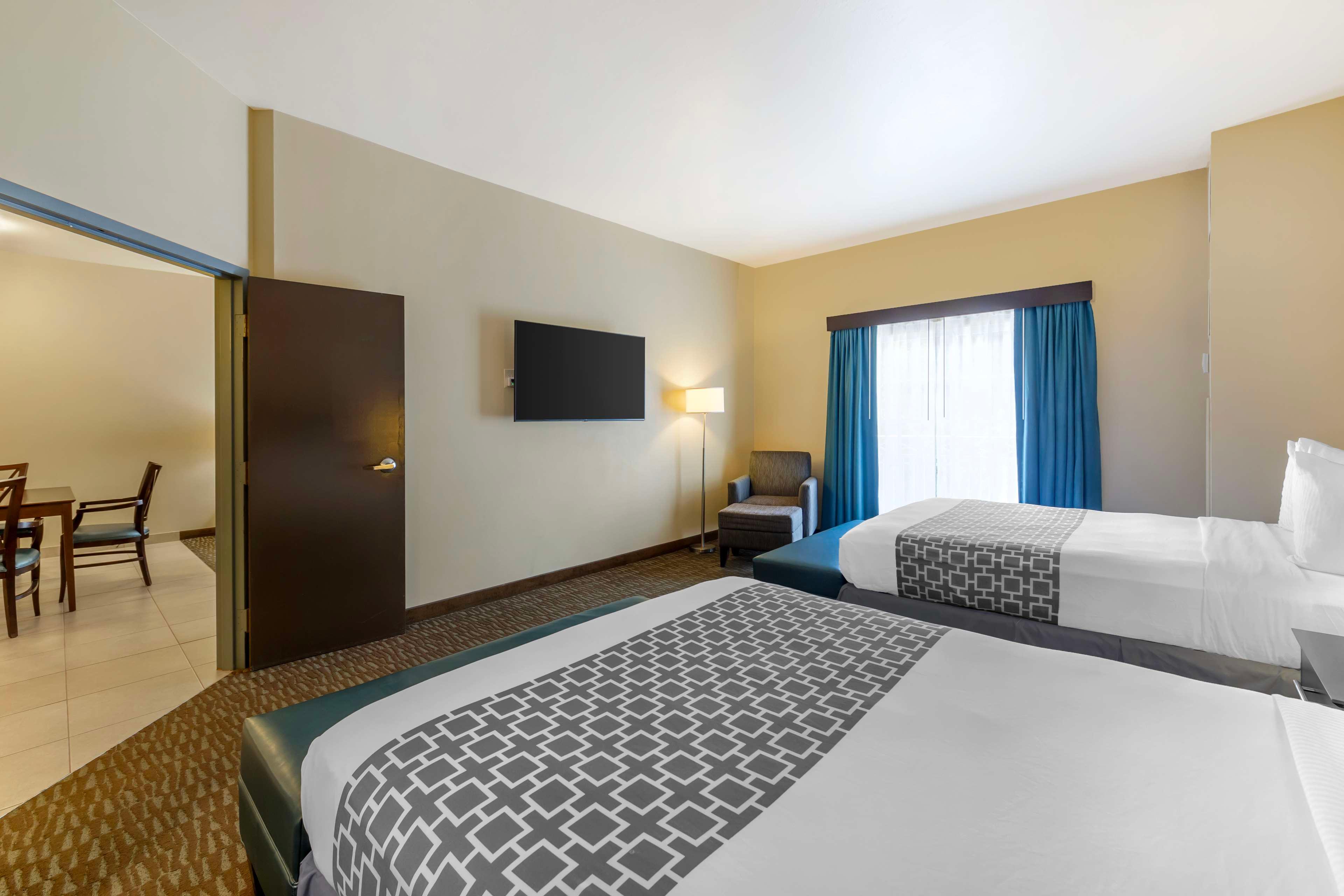 Suite Two Queen Beds Non Smoking