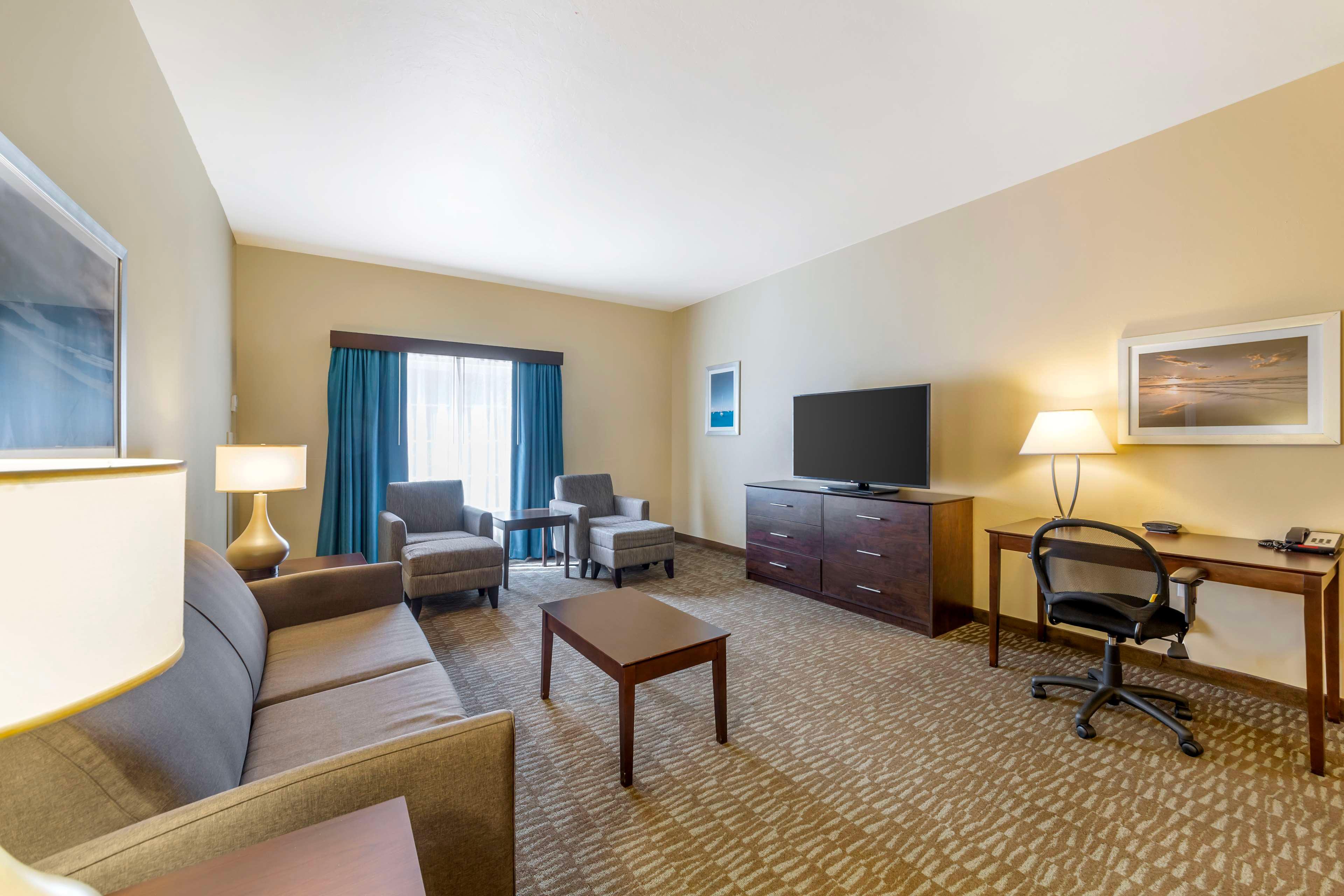 Suite Two Queen Beds Non Smoking