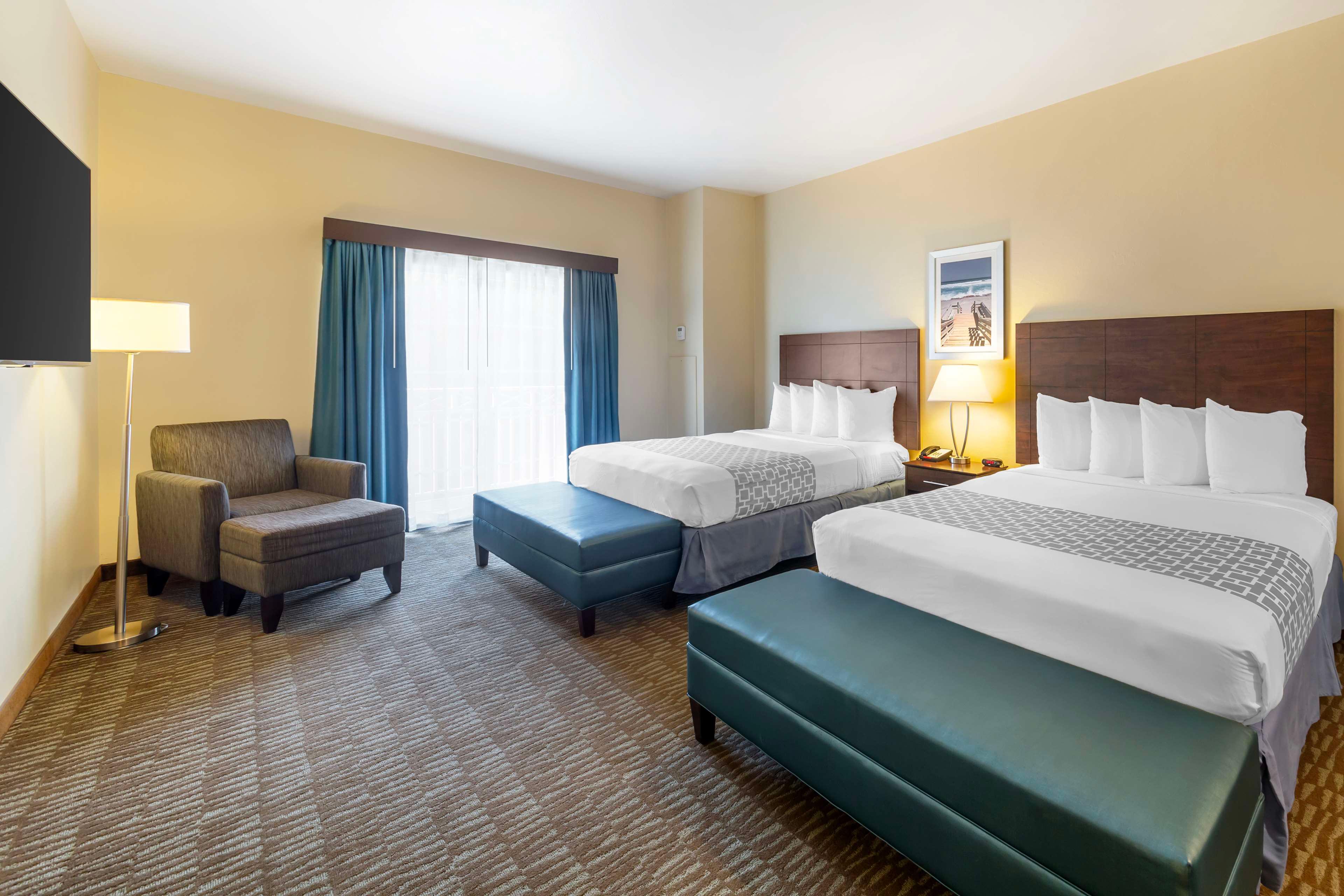 Suite Two Queen Beds Non Smoking