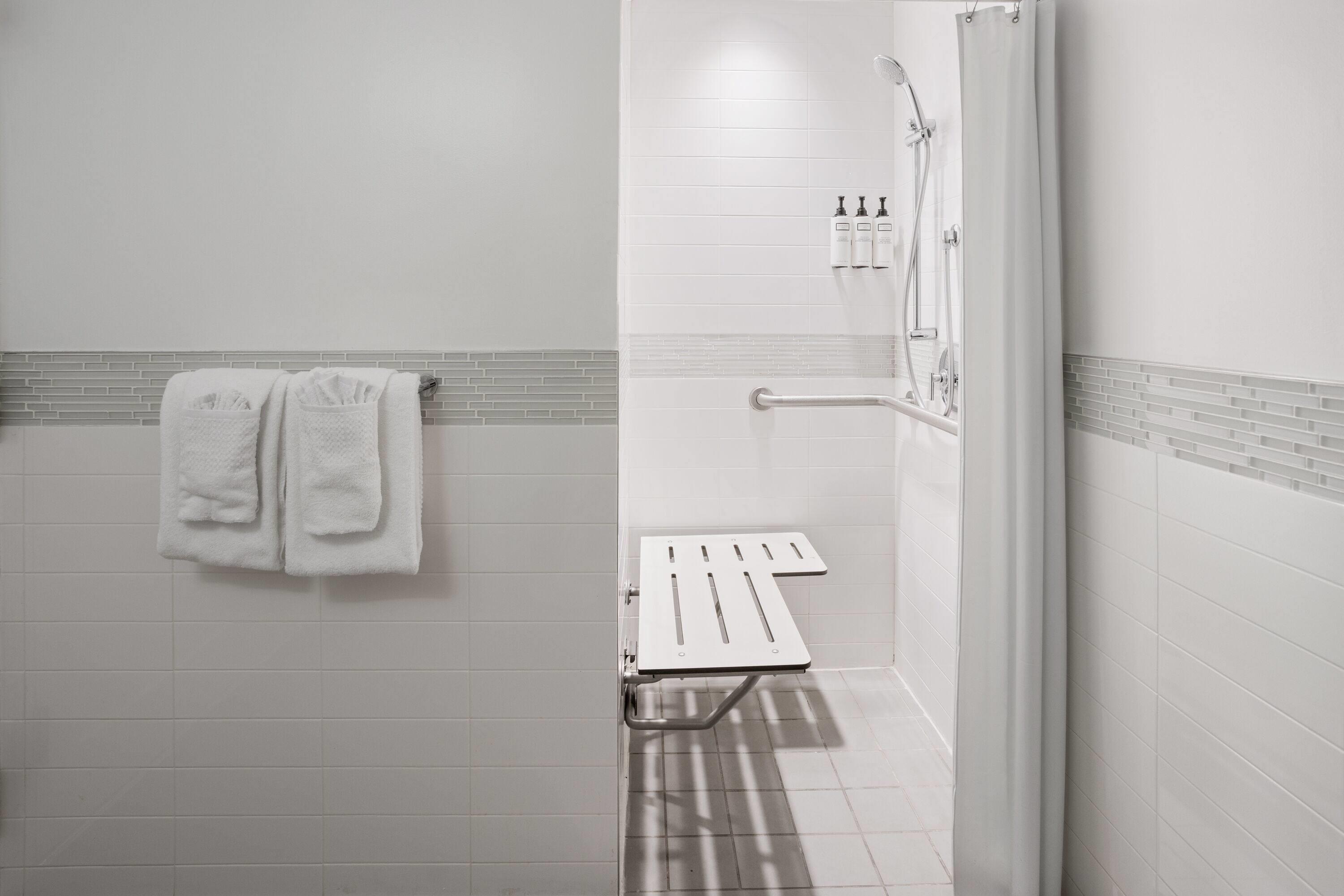 Studio Accessible-queen Size Bed