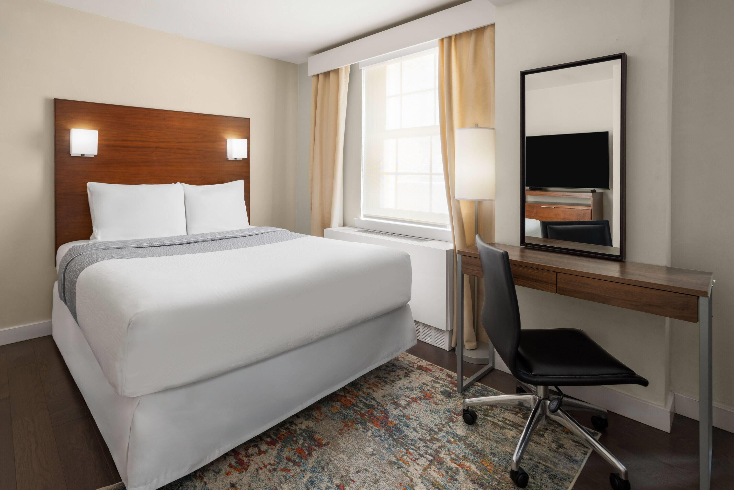 Studio Accessible-queen Size Bed