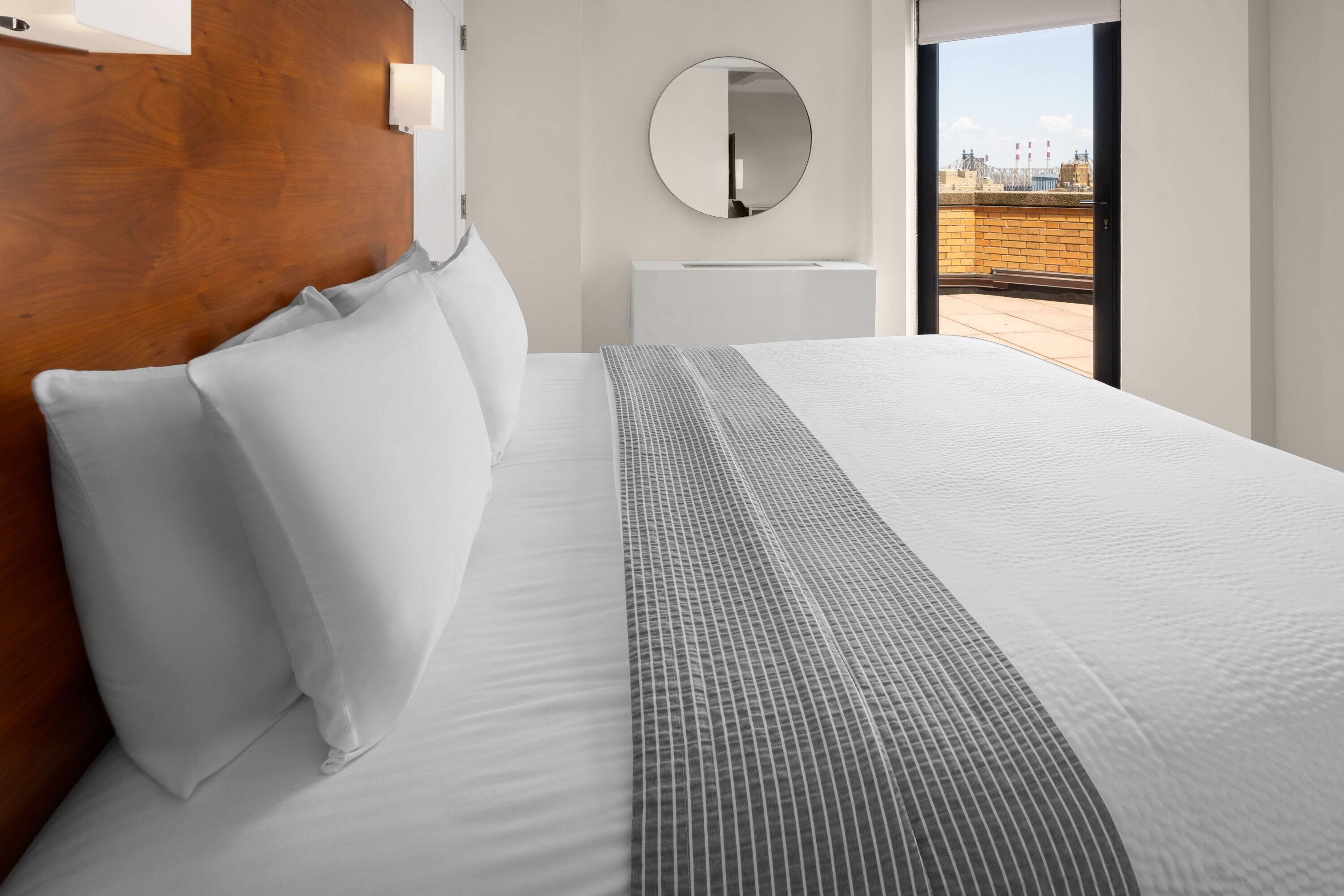 Studio Queen Size Bed