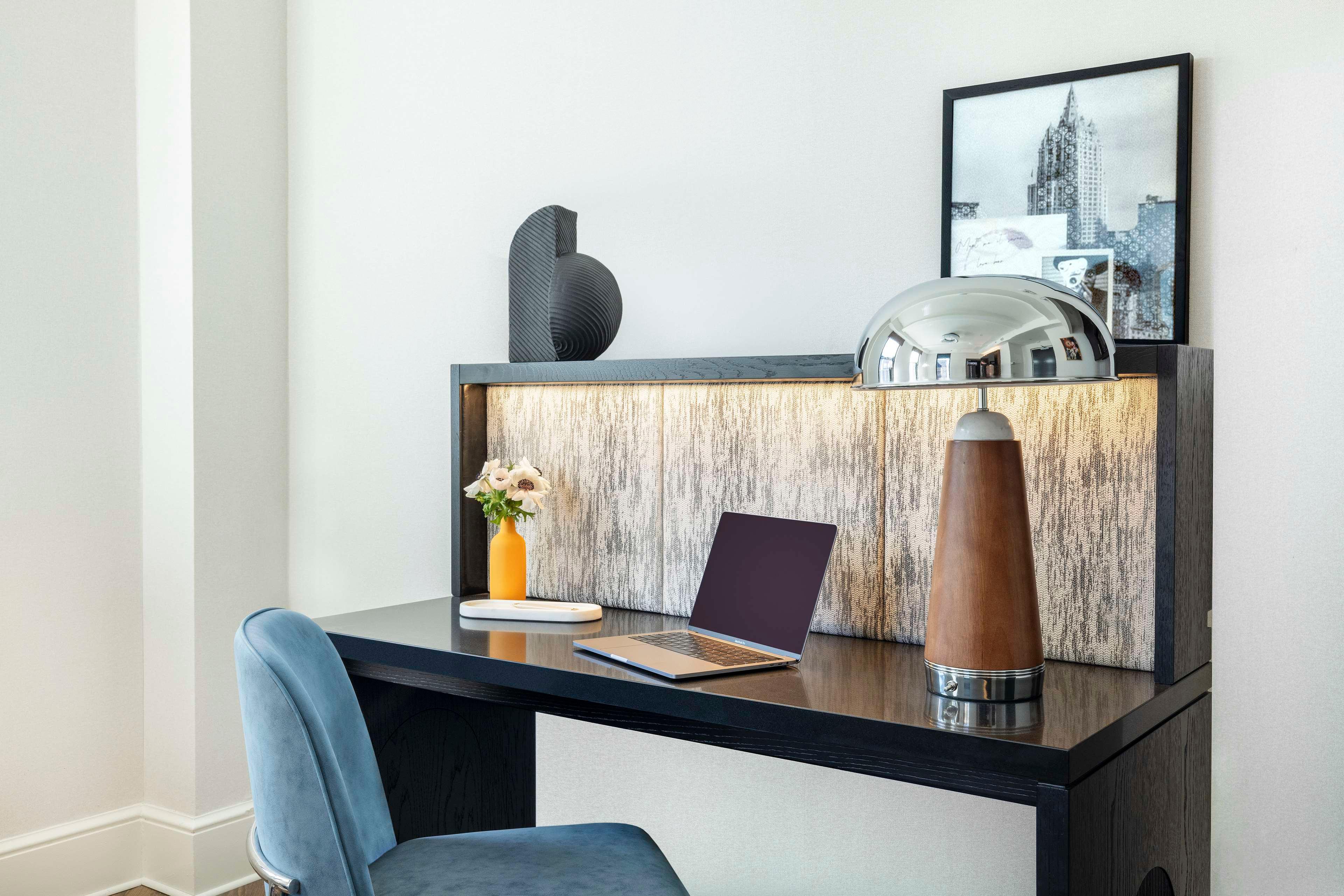 Suite Queen Size Bed