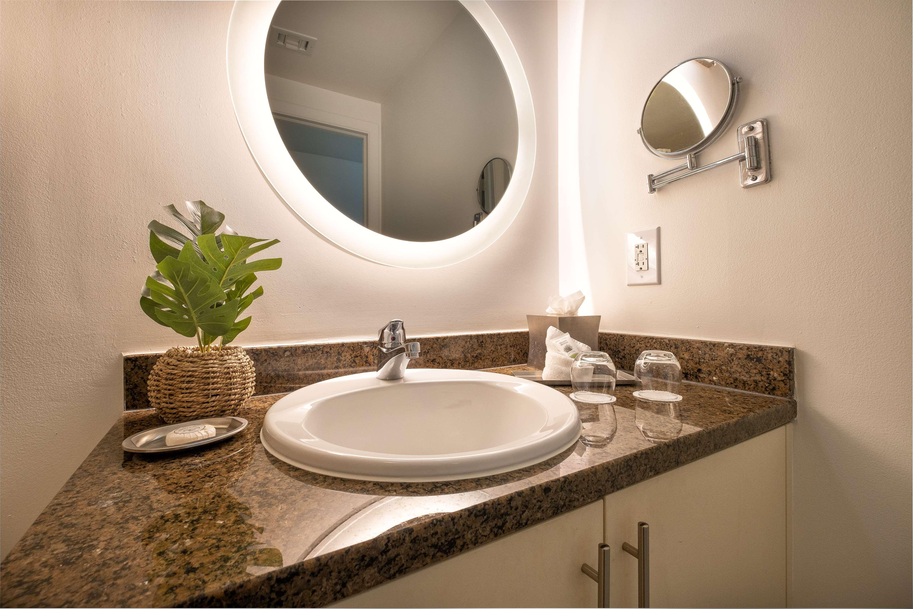 Room City View King Bed