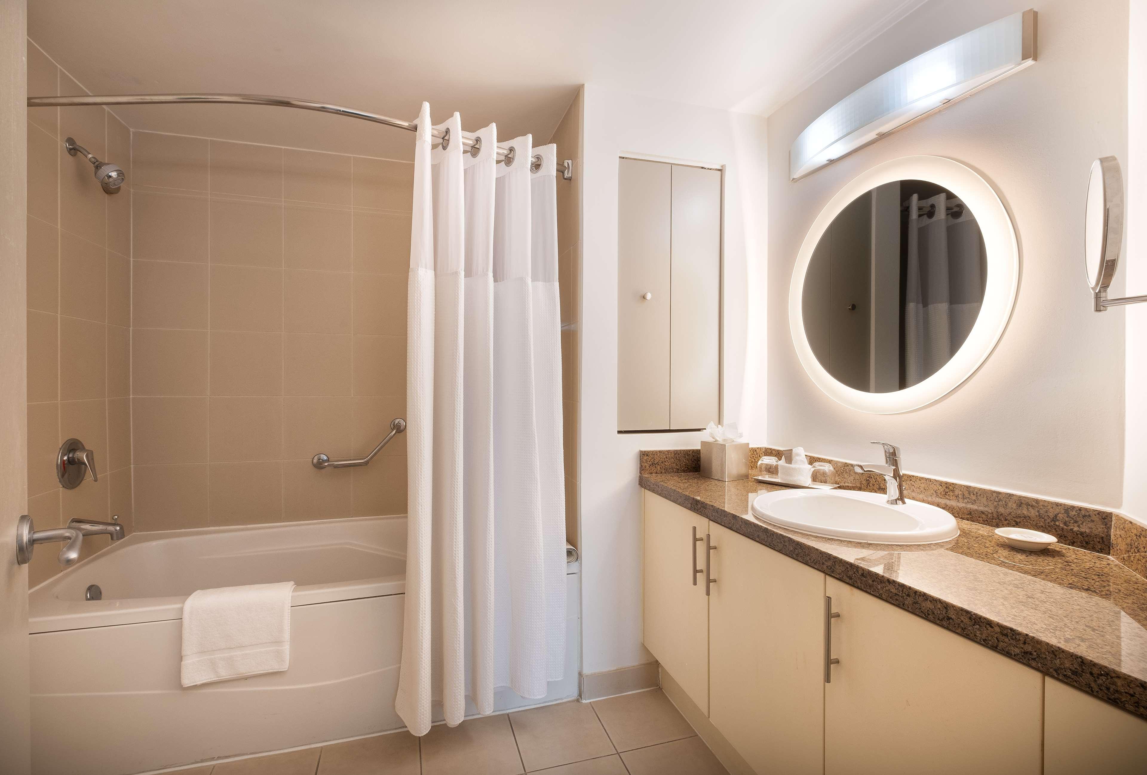 Room City View King Bed