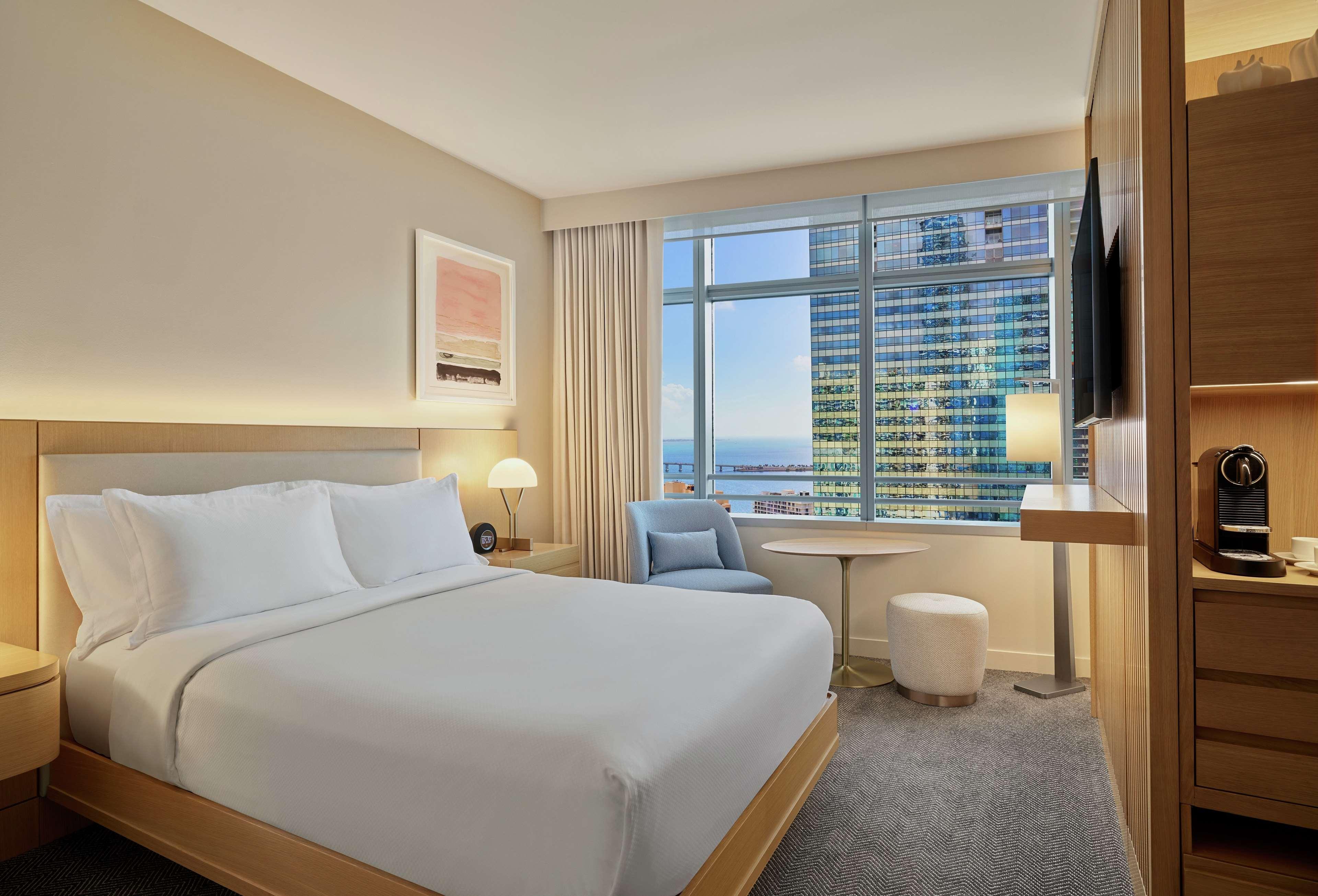 Room City View King Bed