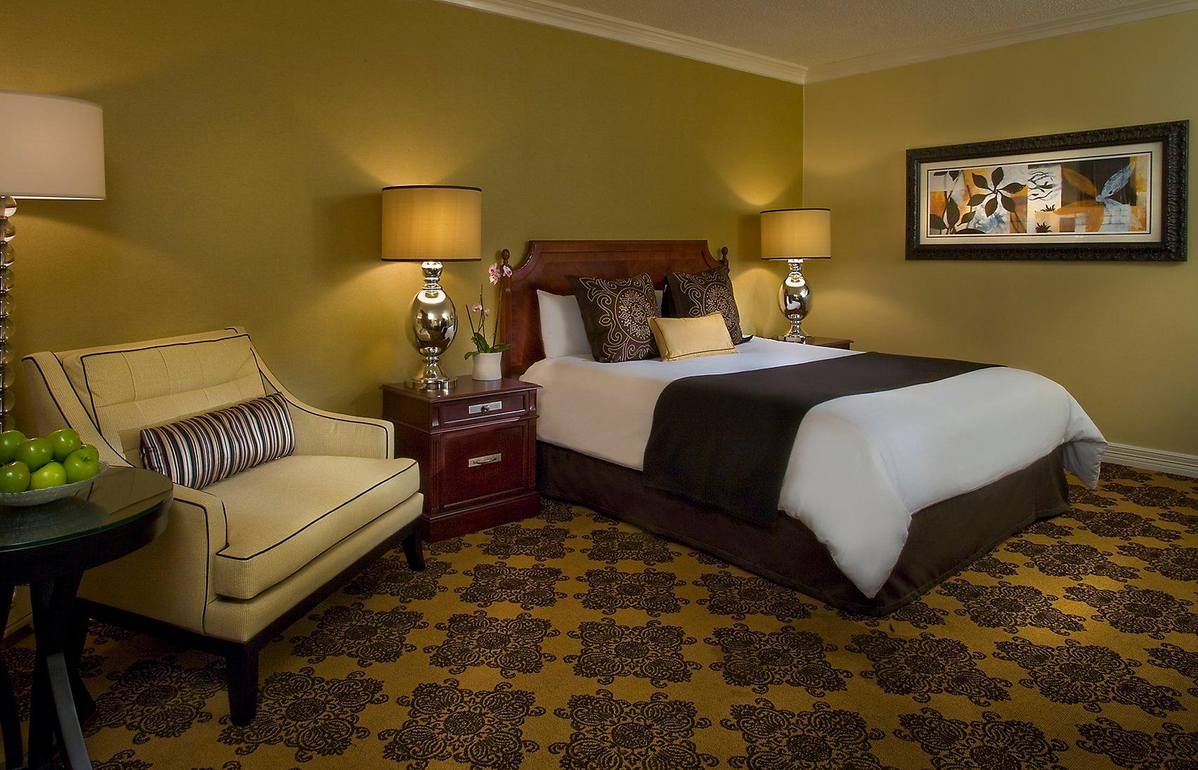 Double Deluxe King Bed