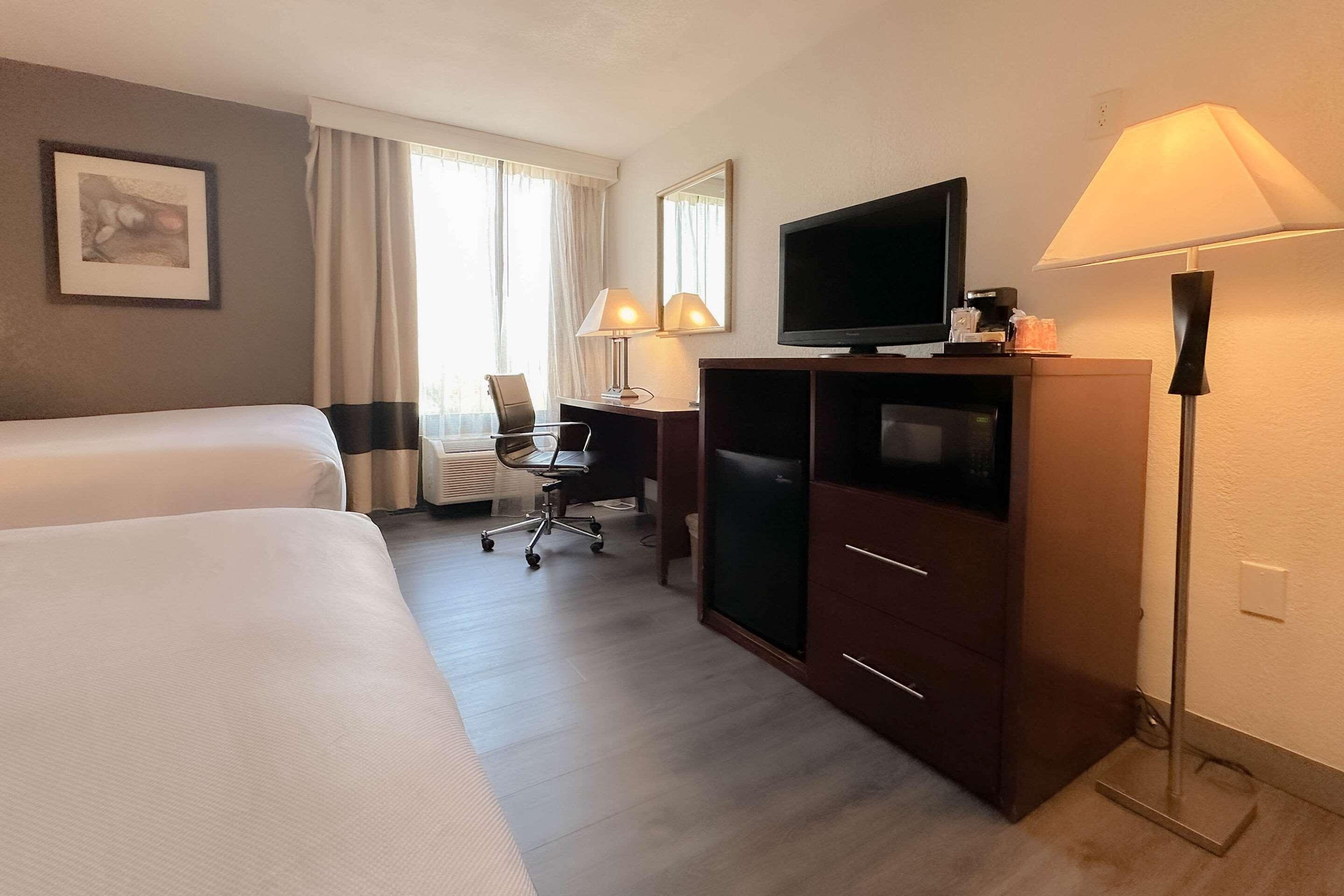 Suite Two Queen Beds Non Smoking