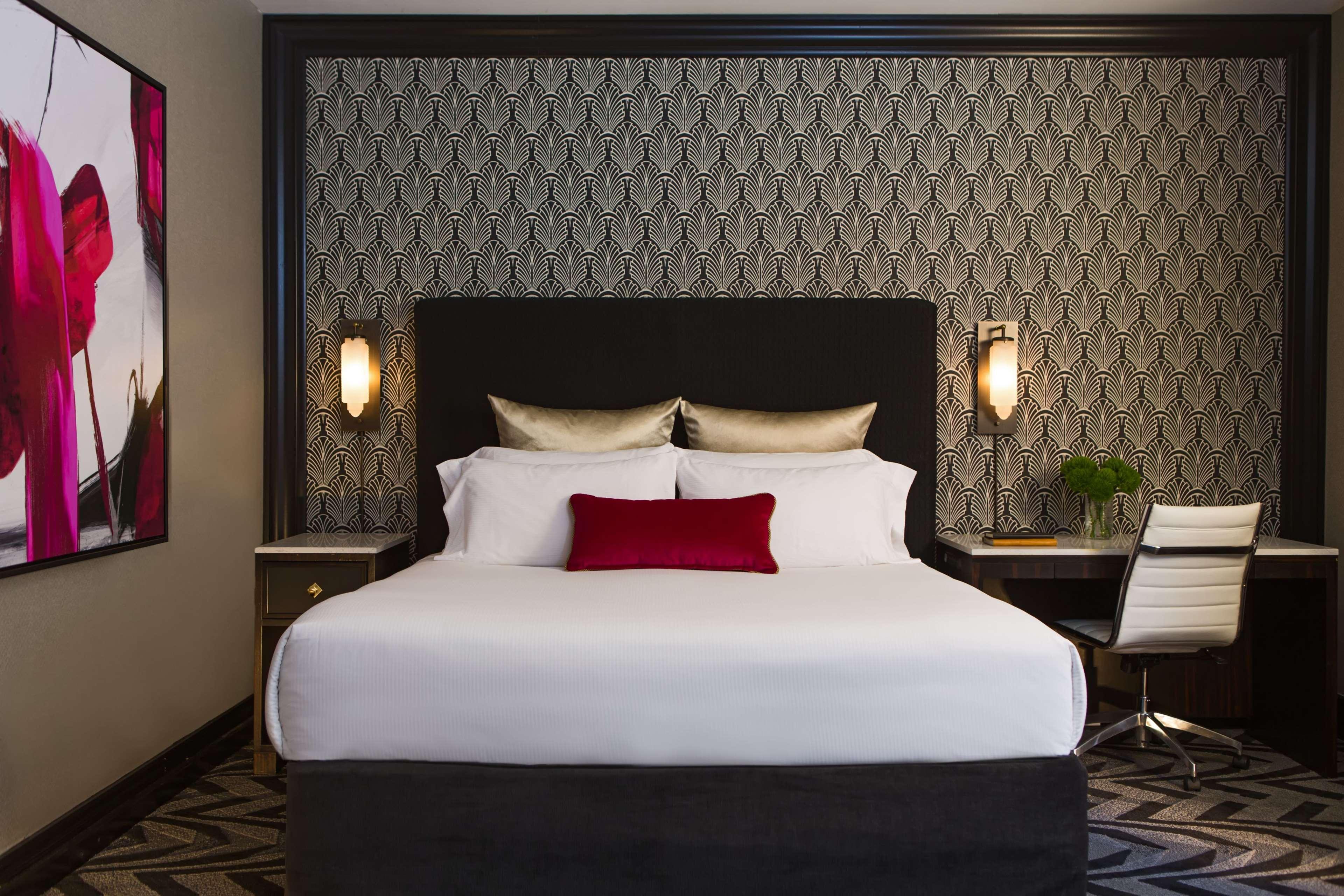 Double Deluxe Queen Bed