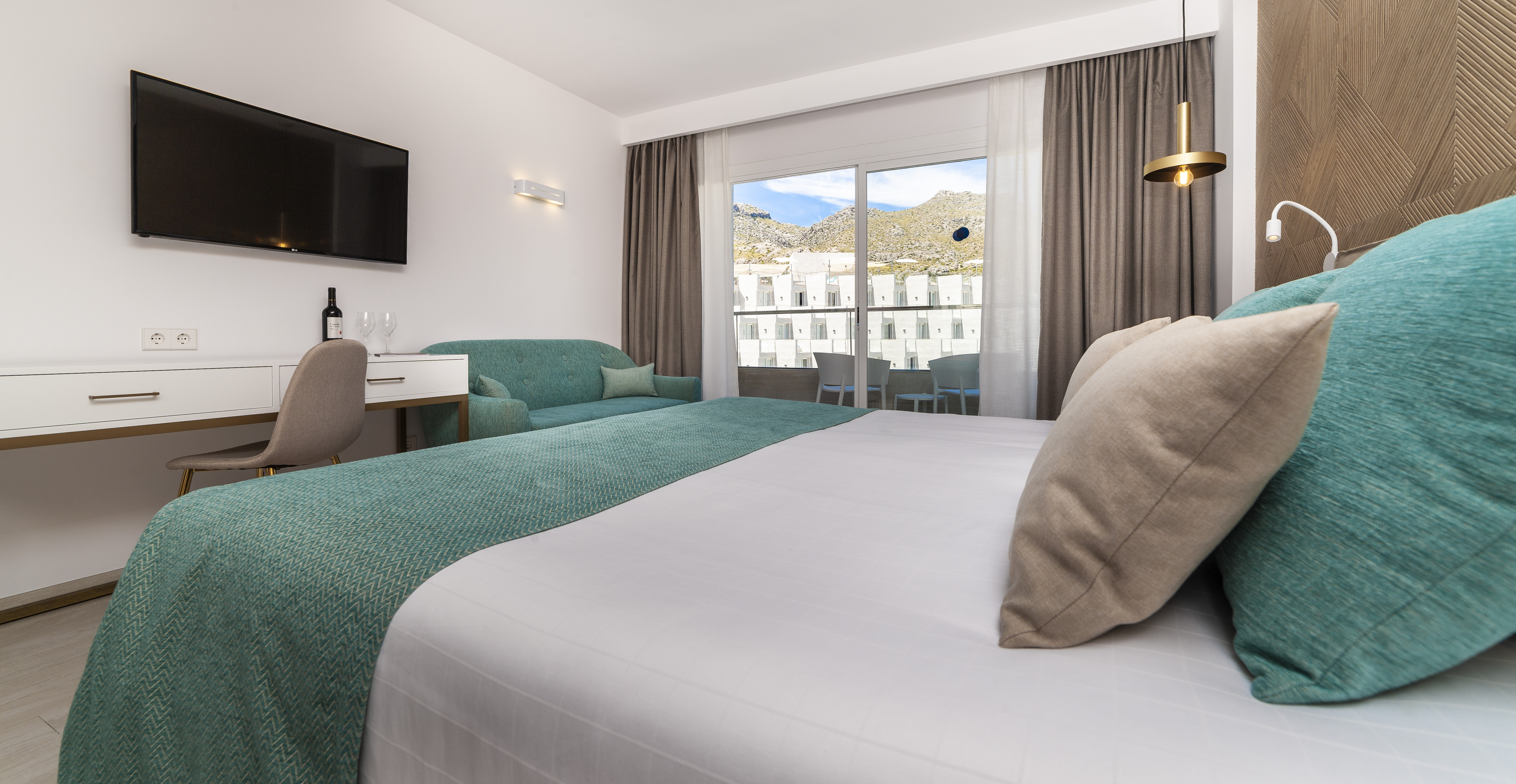 Double or Twin Deluxe Sea View