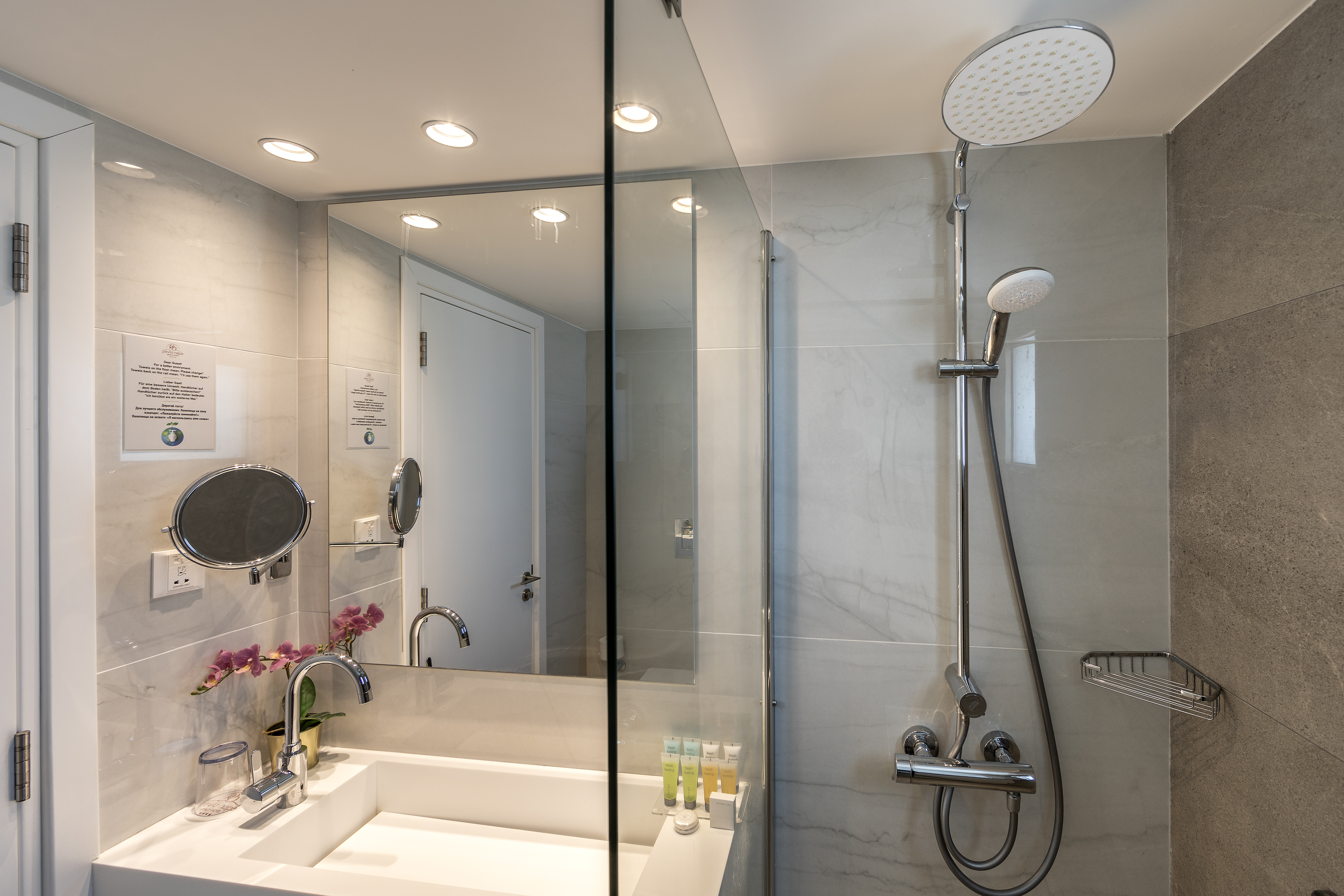 Double or Twin Side Sea View