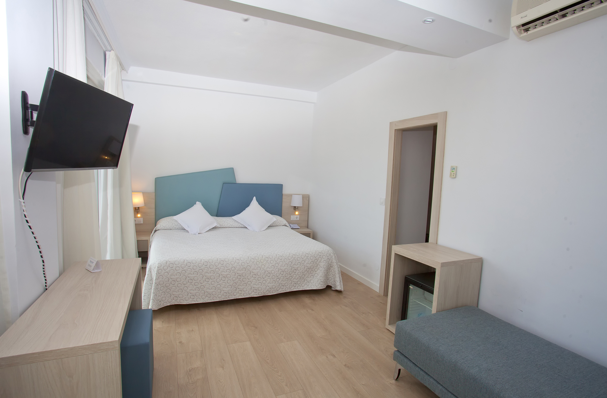 Double Single with Balcony