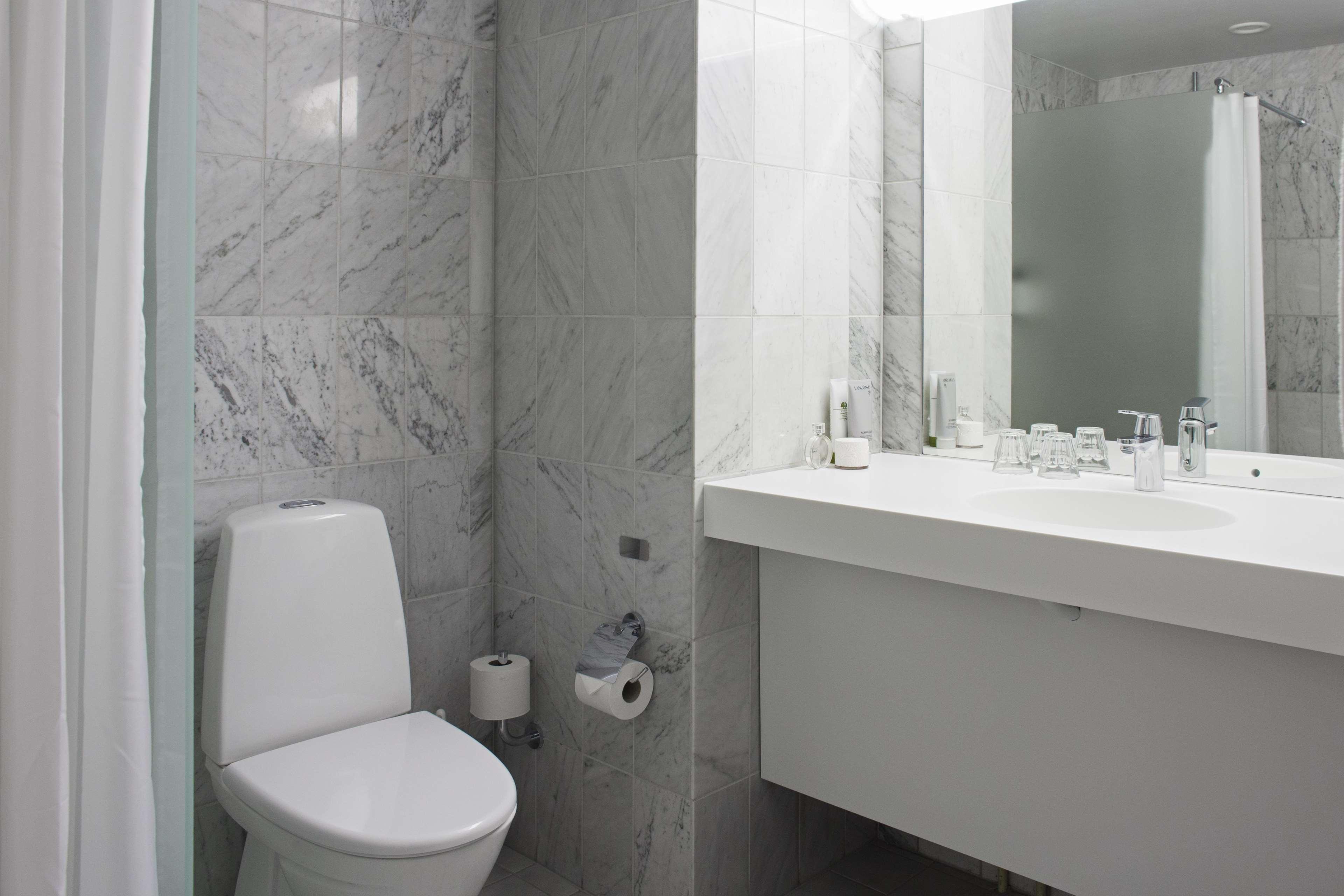 Double Queen Size Bed