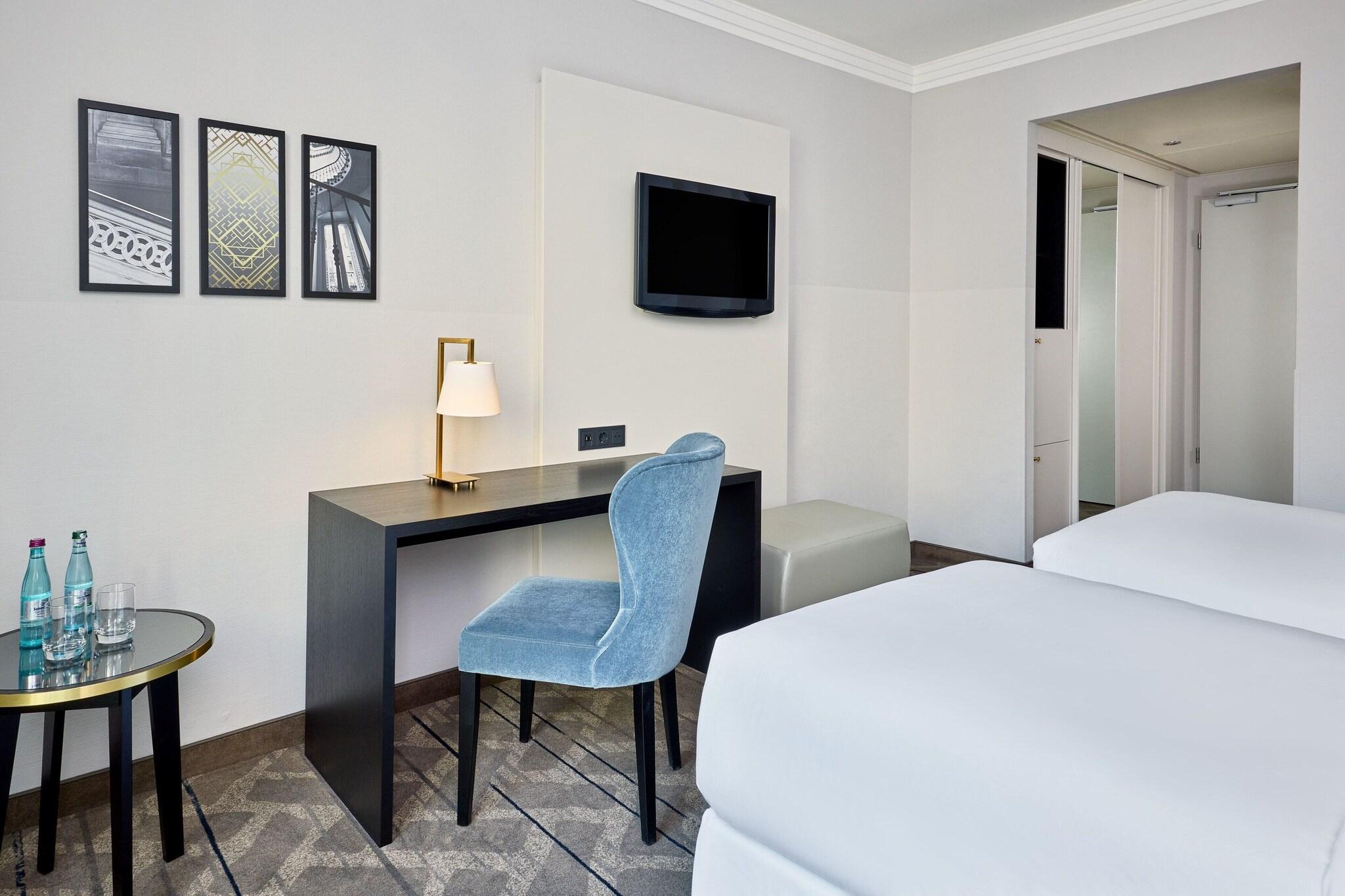 Double Superior King Bed