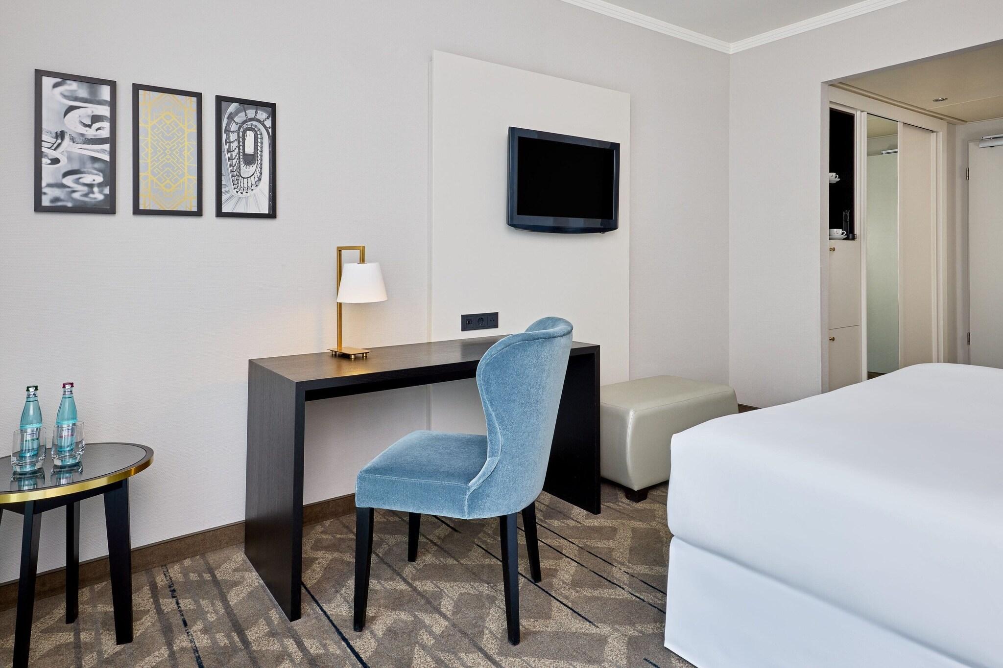 Double Superior King Bed