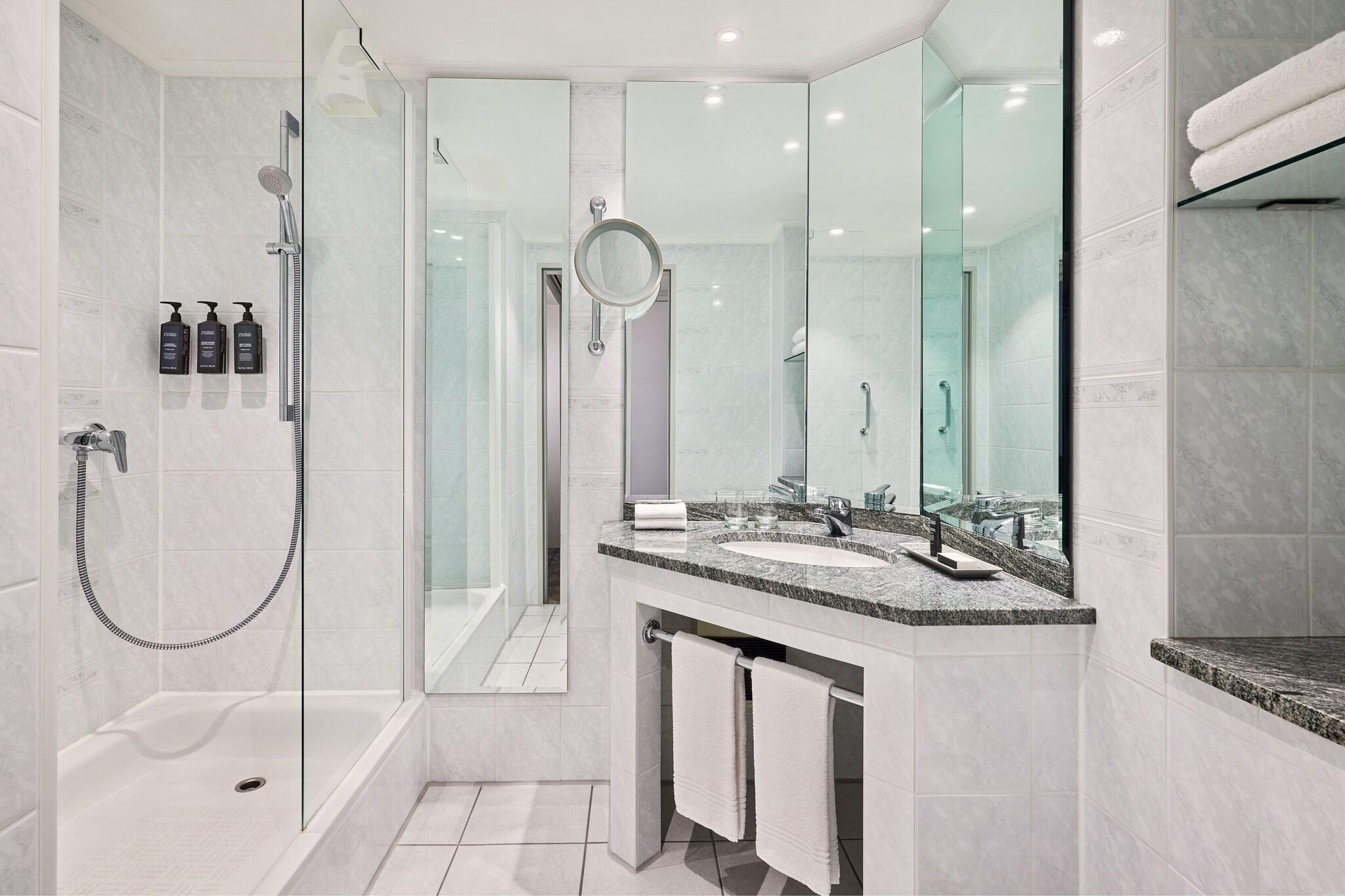 Double Superior King Bed