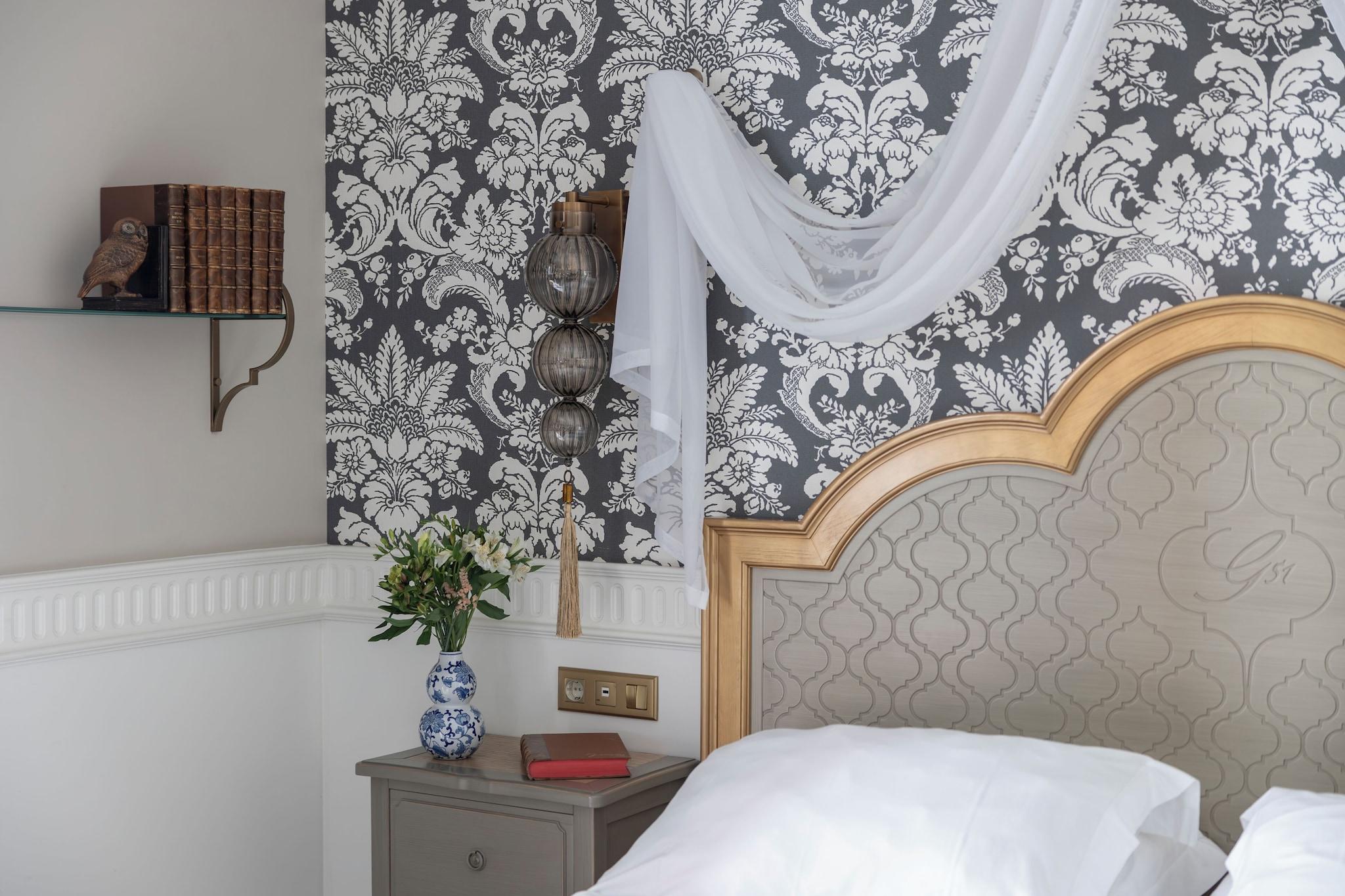 Double Deluxe King Bed