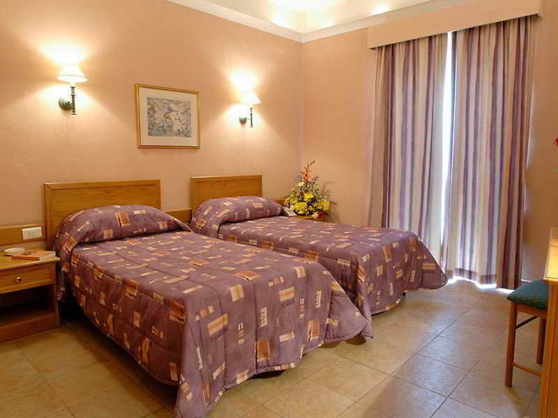 Double or Twin Standard